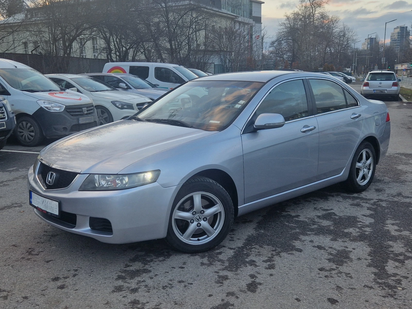 Honda Accord 2.0 i-VTEC, снимка 14 - Автомобили и джипове - 53831728