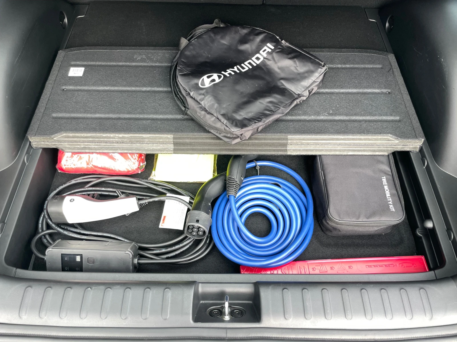 Hyundai Ioniq 5 AWD 325к.с. | 77, 4 kWh | 13787 км | Нов внос, снимка 14 - Автомобили и джипове - 54086987