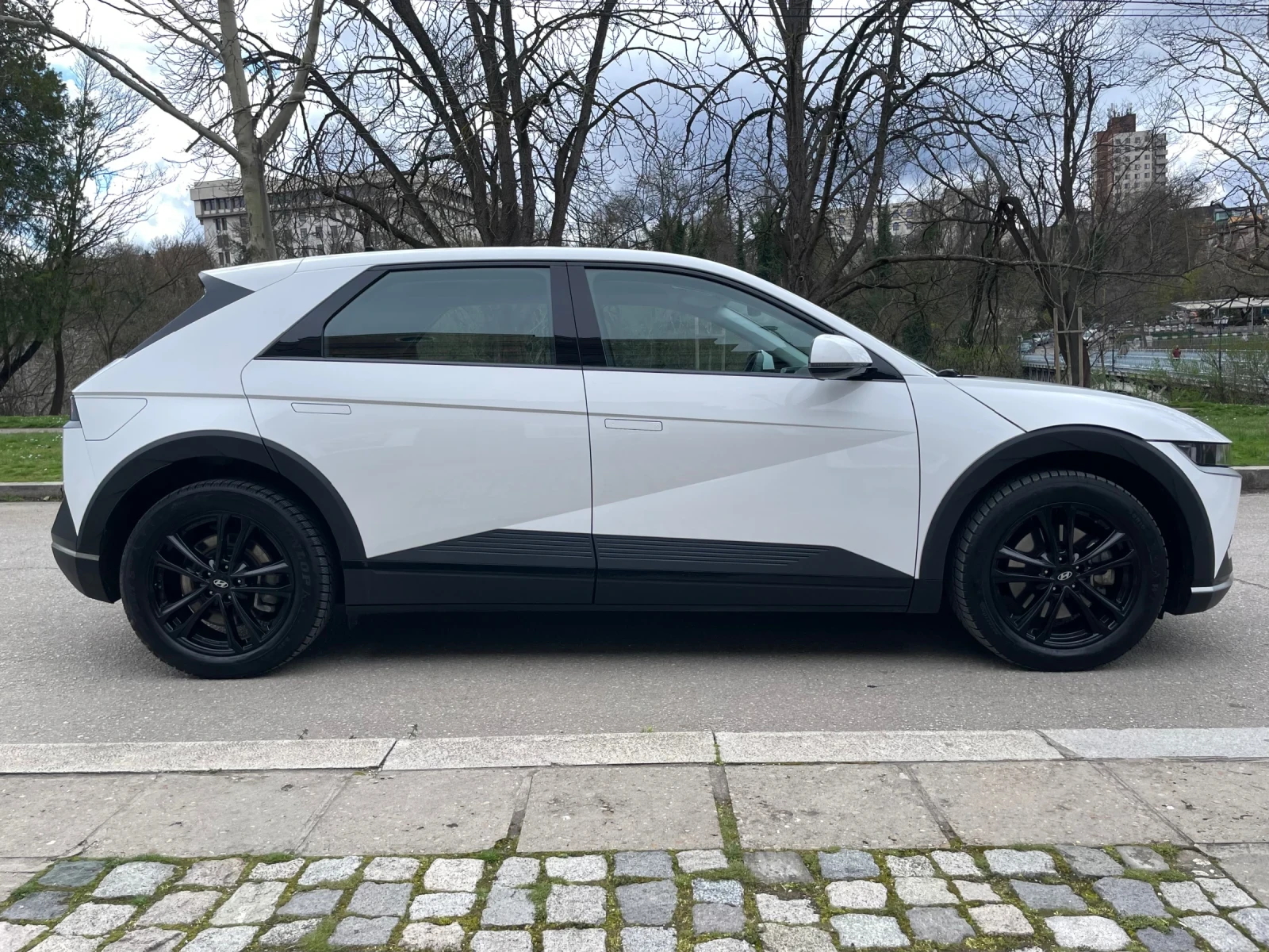 Hyundai Ioniq 5 AWD 325к.с. | 77, 4 kWh | 13787 км | Нов внос, снимка 7 - Автомобили и джипове - 54086987