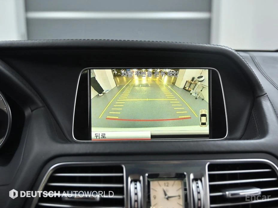 Mercedes-Benz E 350 AMG PACK* PANO* КОЖА* ПОДГРЕВ* ОБДУХВАНЕ* НАВИГАЦИ, снимка 13 - Автомобили и джипове - 54175938