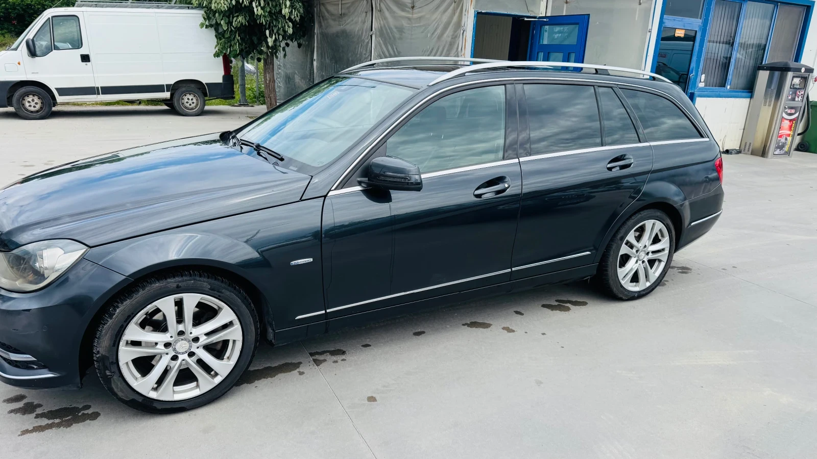 Mercedes-Benz C 220, снимка 8 - Автомобили и джипове - 54607196