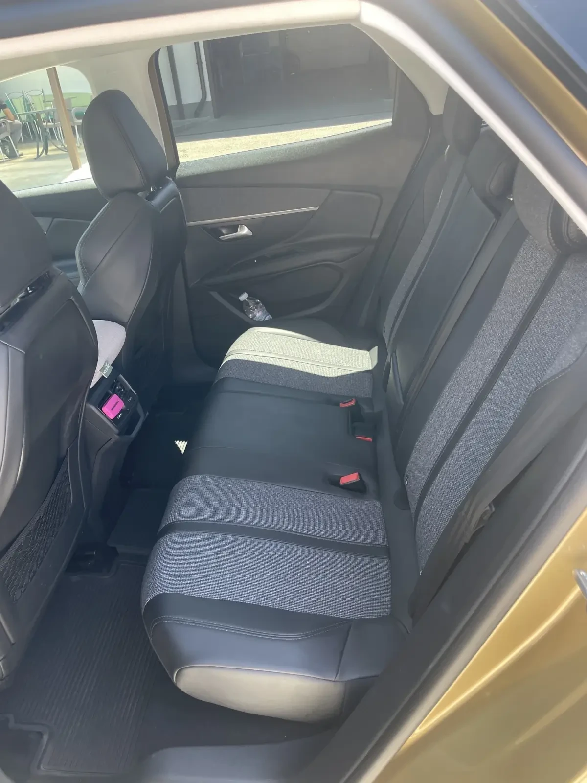 Peugeot 3008 1.6HDI EAT6, снимка 9 - Автомобили и джипове - 54749894