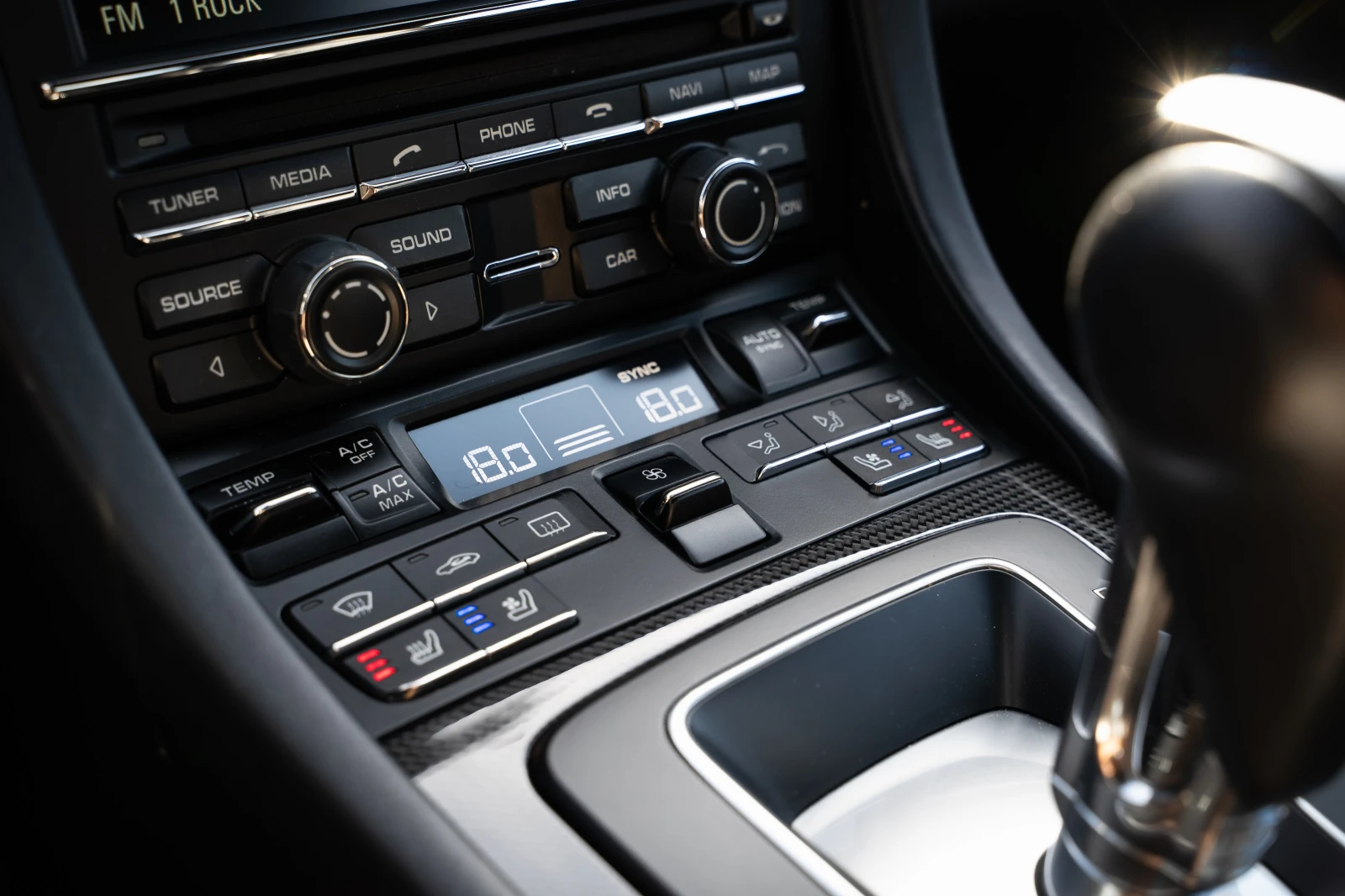 Porsche 911 Turbo S, Akrapovič, Carbon, снимка 10 - Автомобили и джипове - 54878152