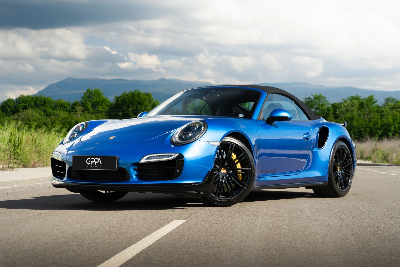 Porsche 911 Turbo S, Akrapovič, Carbon