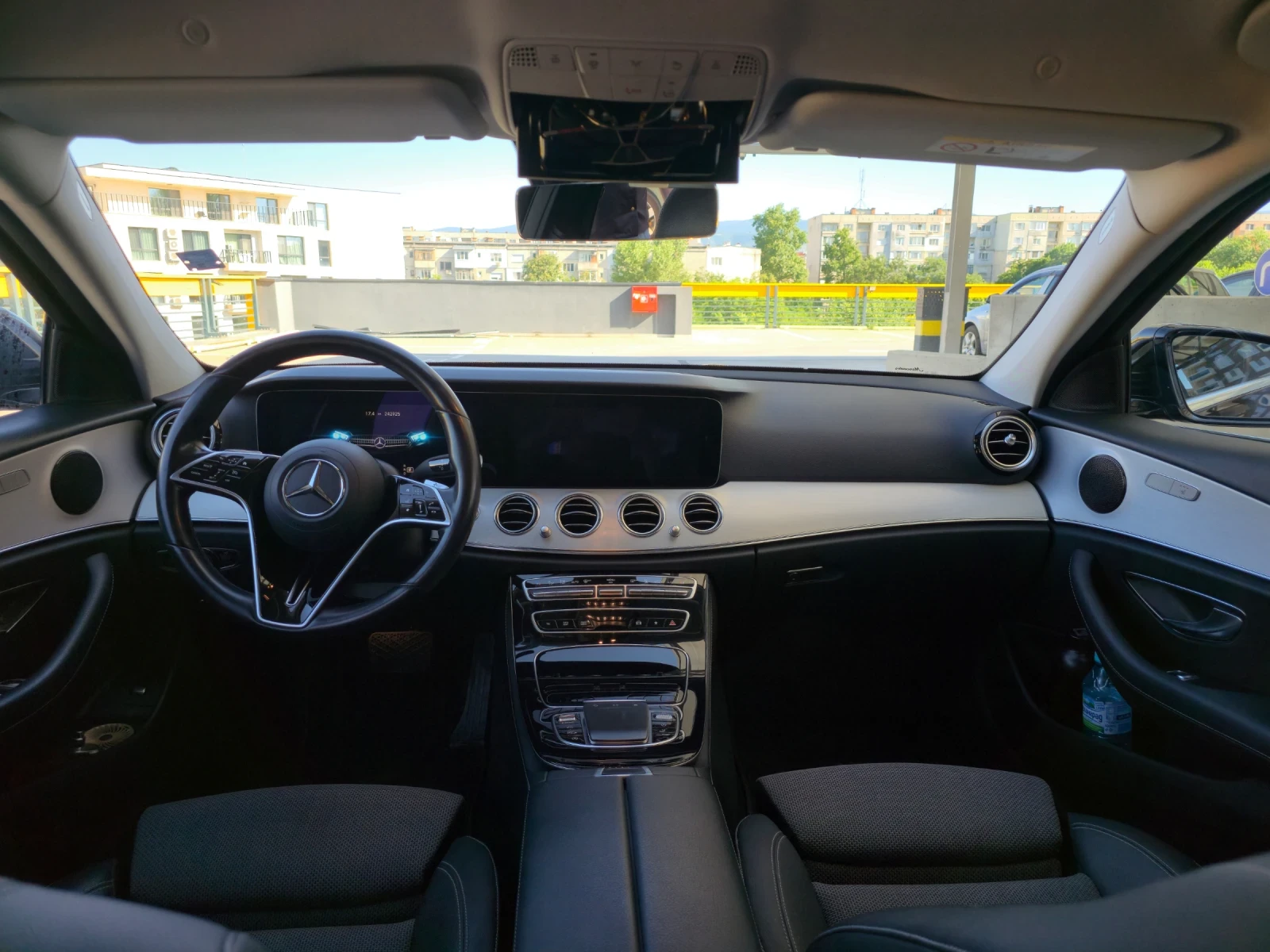 Mercedes-Benz E 220, снимка 9 - Автомобили и джипове - 55080195