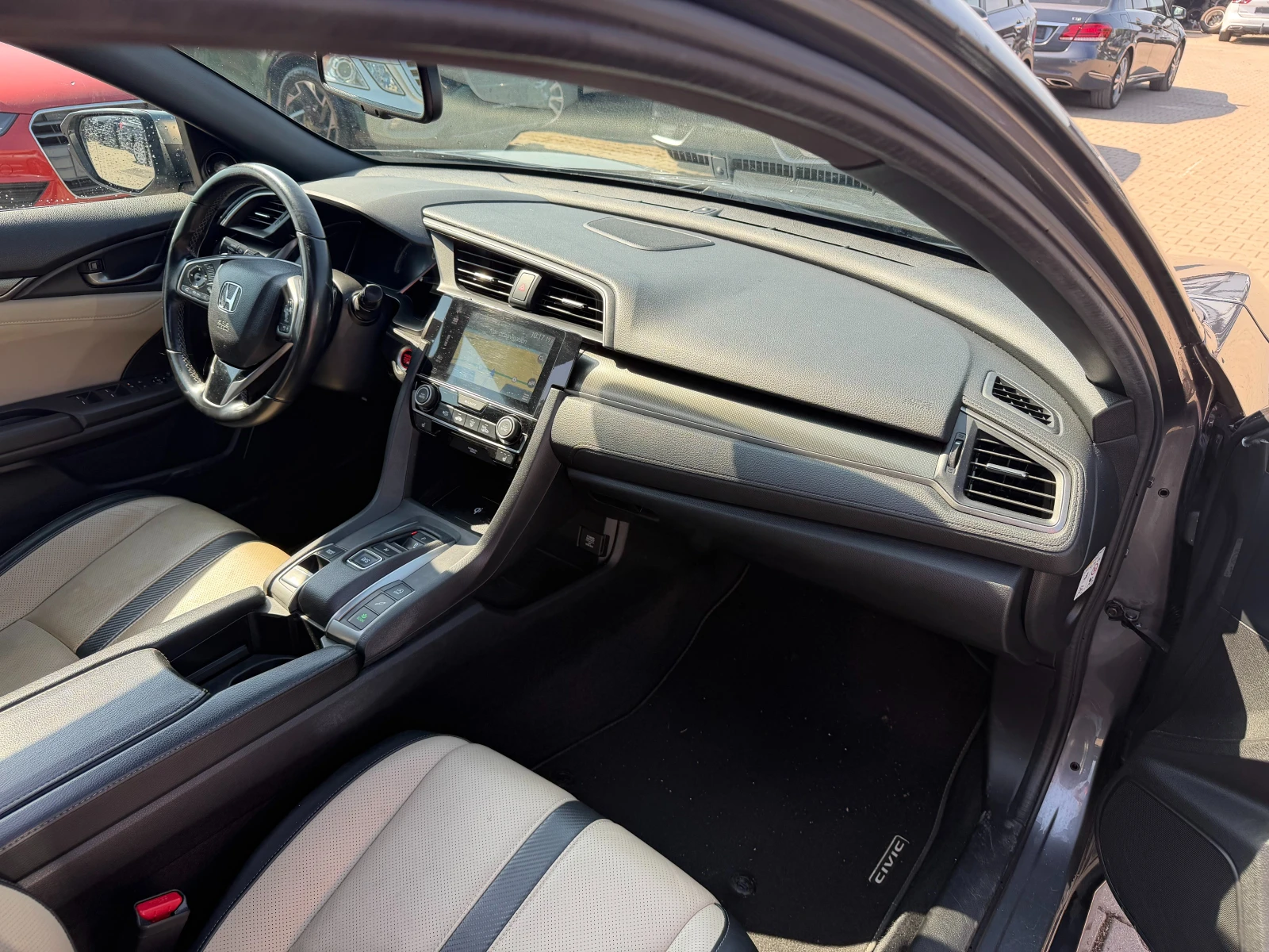 Honda Civic 1.6i-DTEC AVTOMAT/KOJA/KAMERA/PANORAMA EURO 6, снимка 10 - Автомобили и джипове - 55101437