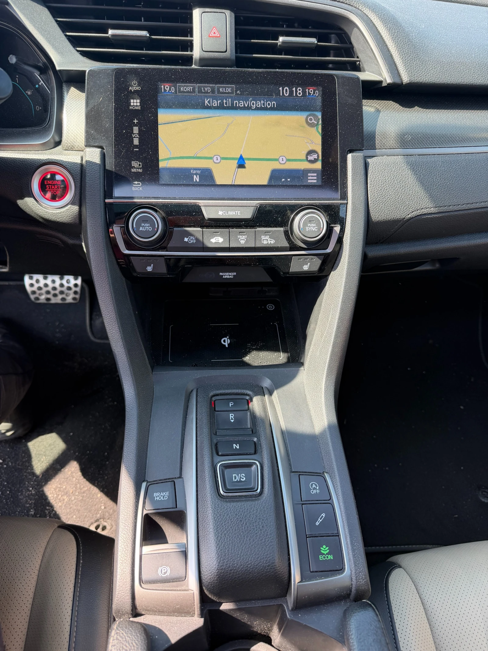 Honda Civic 1.6i-DTEC AVTOMAT/KOJA/KAMERA/PANORAMA EURO 6, снимка 14 - Автомобили и джипове - 55101437