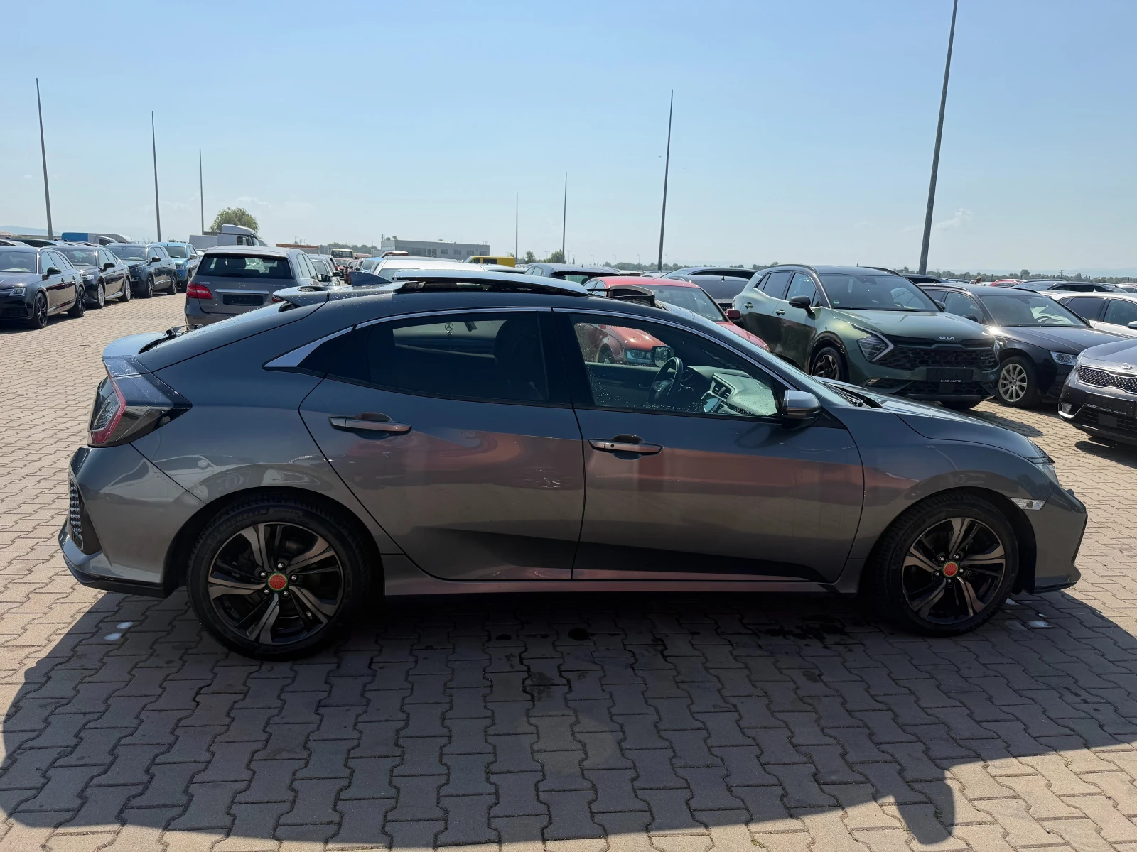 Honda Civic 1.6i-DTEC AVTOMAT/KOJA/KAMERA/PANORAMA EURO 6, снимка 4 - Автомобили и джипове - 55101437