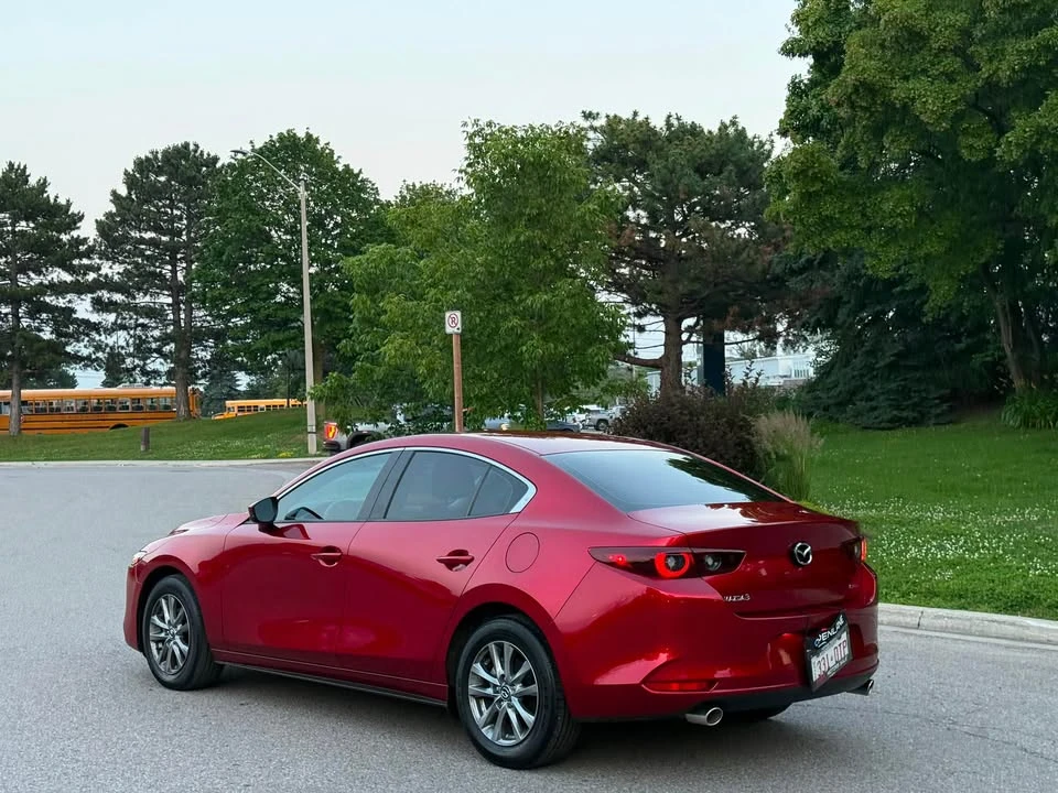 Mazda 3  KEYLESS| LANE ASSIST | ФИКСИРАНА ЦЕНА ДО БЪЛГАРИЯ, снимка 4 - Автомобили и джипове - 55226171