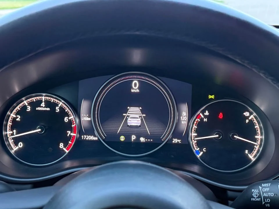 Mazda 3  KEYLESS| LANE ASSIST | ФИКСИРАНА ЦЕНА ДО БЪЛГАРИЯ, снимка 10 - Автомобили и джипове - 55226171