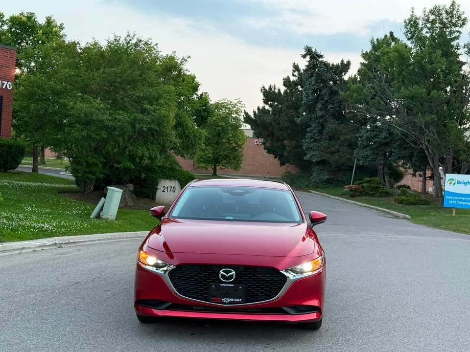 Mazda 3  KEYLESS| LANE ASSIST | ФИКСИРАНА ЦЕНА ДО БЪЛГАРИЯ, снимка 2 - Автомобили и джипове - 55226171