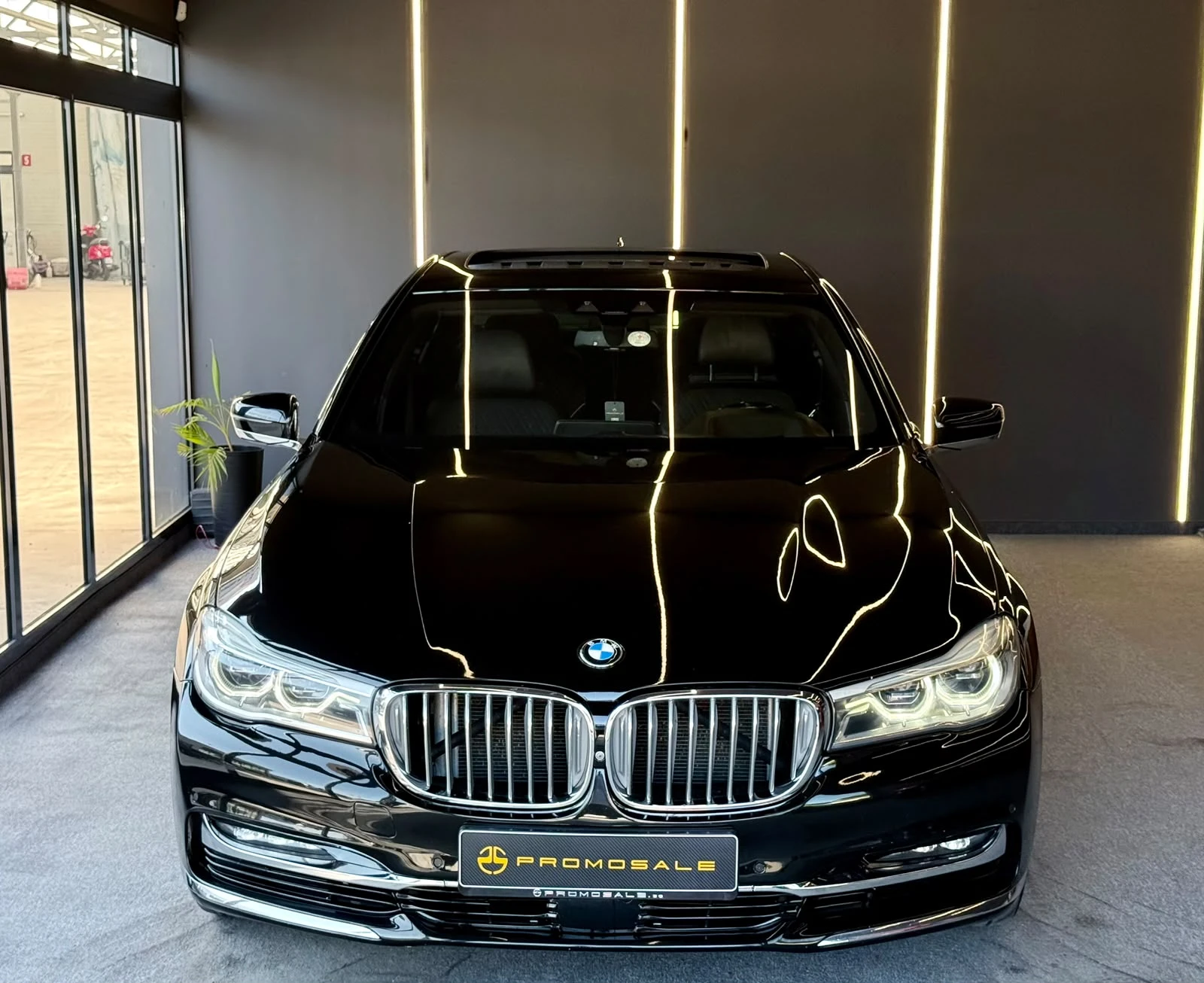 BMW 730 d* xDrive* FULL* B&W* HUD* TV* ЛИЗИНГ, снимка 2 - Автомобили и джипове - 55693975