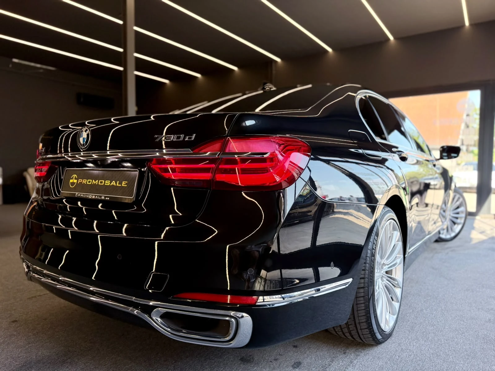 BMW 730 d* xDrive* FULL* B&W* HUD* TV* ЛИЗИНГ, снимка 6 - Автомобили и джипове - 55693975