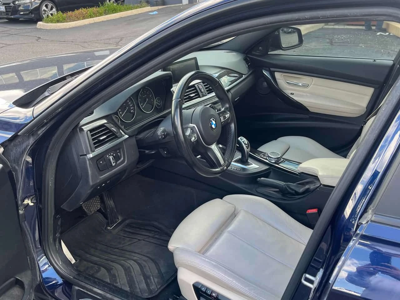 BMW 335 * 335i xDrive * CARFAX * ОПЦИЯ ЗА ФИНАНСИРАНЕ, снимка 5 - Автомобили и джипове - 55729773
