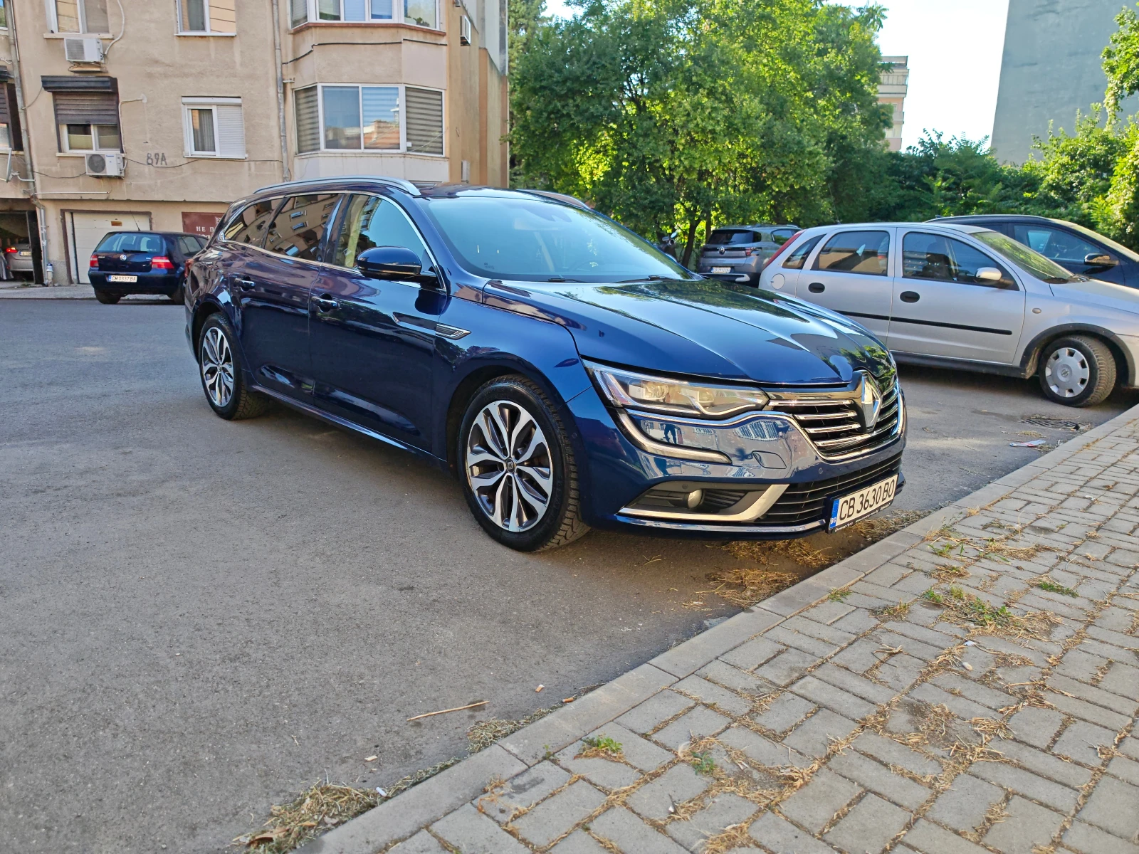 Renault Talisman 1.6 DCI 160hp EURO 6 AUTOMATIC/NAVI/MASSAGE/LED, снимка 3 - Автомобили и джипове - 55754456