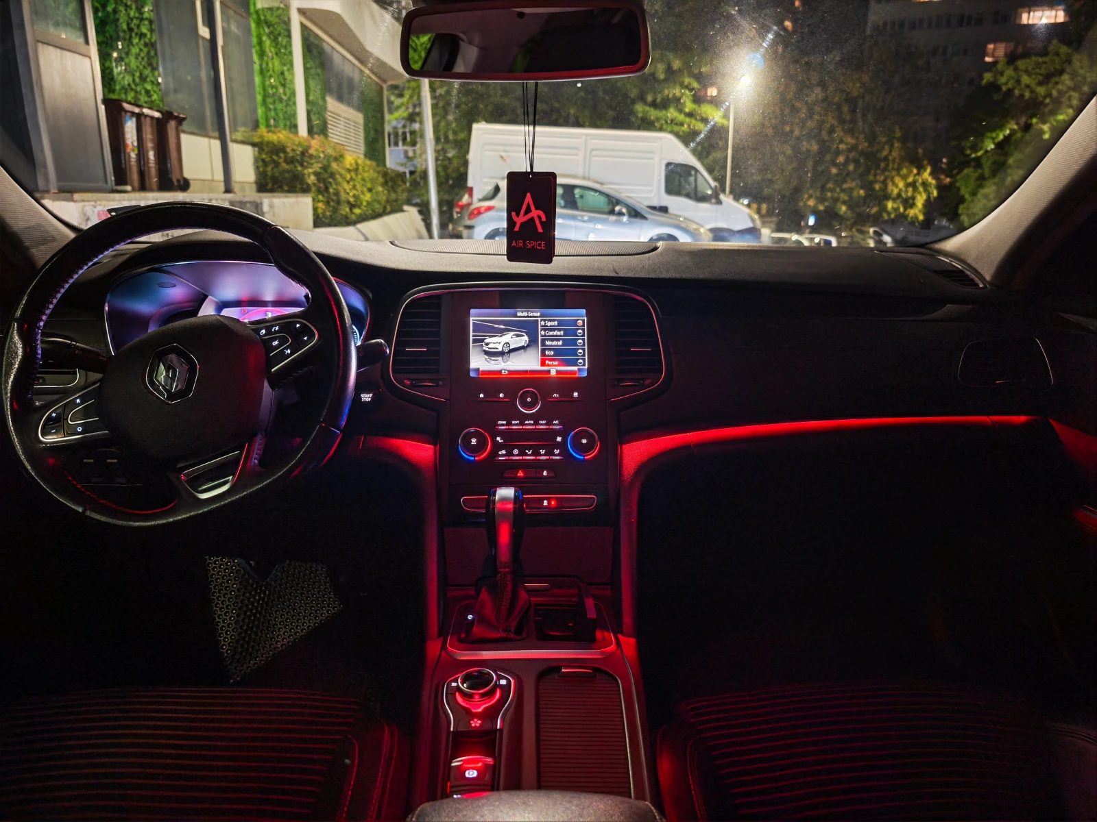 Renault Talisman 1.6 DCI 160hp EURO 6 AUTOMATIC/NAVI/MASSAGE/LED, снимка 17 - Автомобили и джипове - 55754456