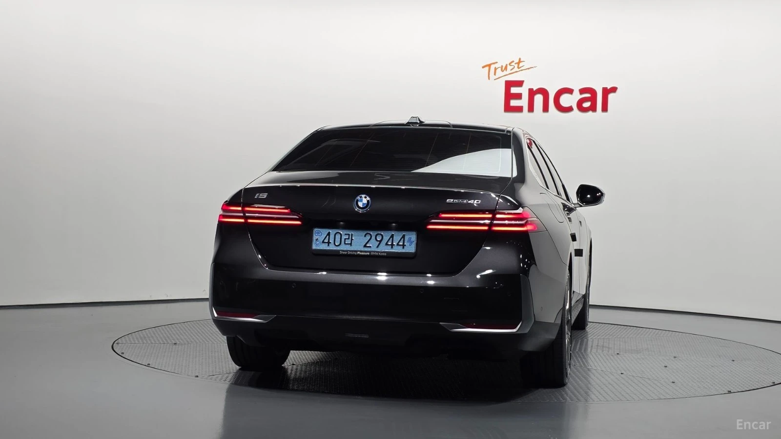 BMW i5 eDRIVE40| 340HP| PANO| HUD| 360| HK, снимка 4 - Автомобили и джипове - 56113681