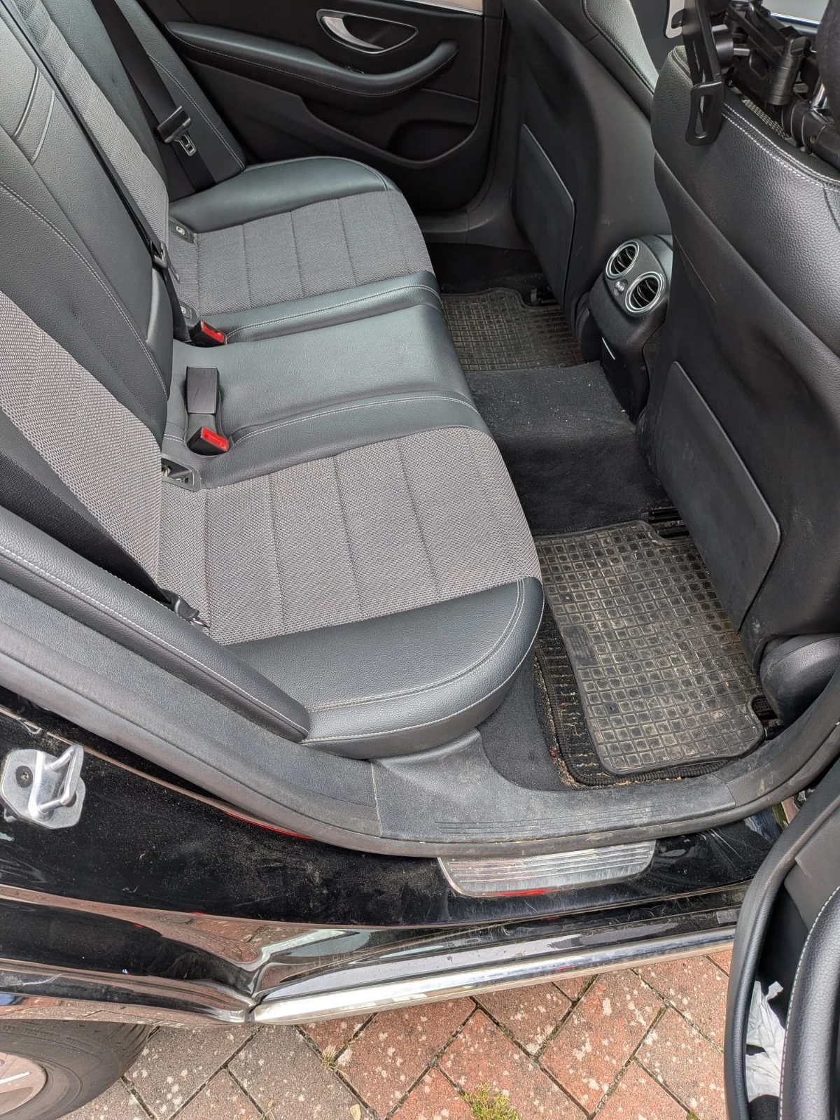 Mercedes-Benz E 220, снимка 8 - Автомобили и джипове - 56425223