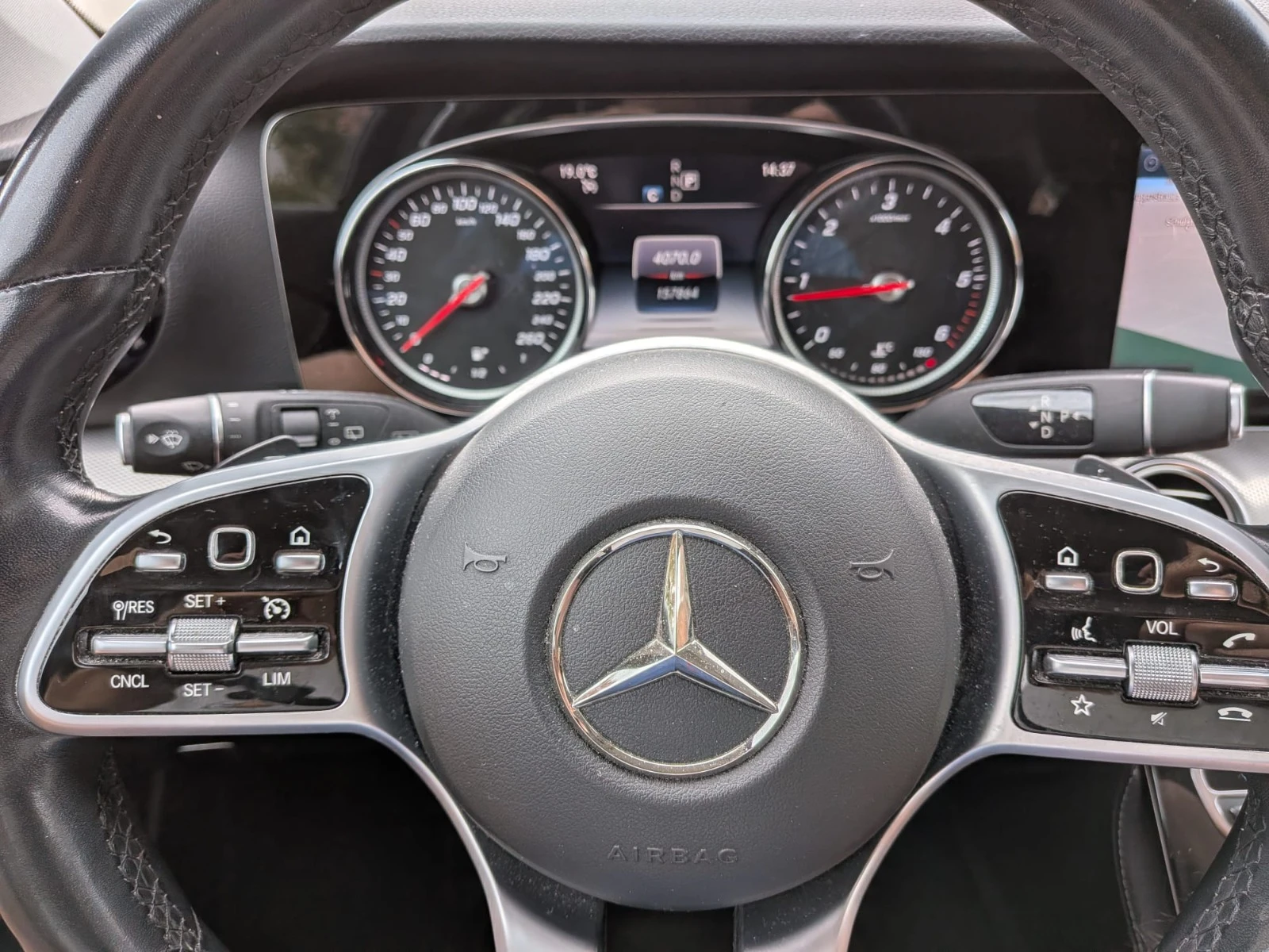 Mercedes-Benz E 220, снимка 7 - Автомобили и джипове - 56425223
