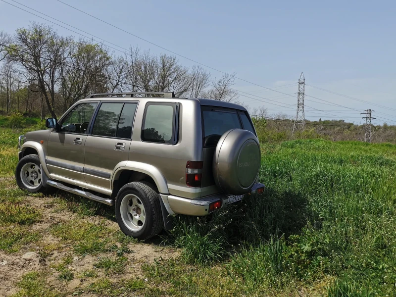 Isuzu Trooper, снимка 4 - Автомобили и джипове - 51360806