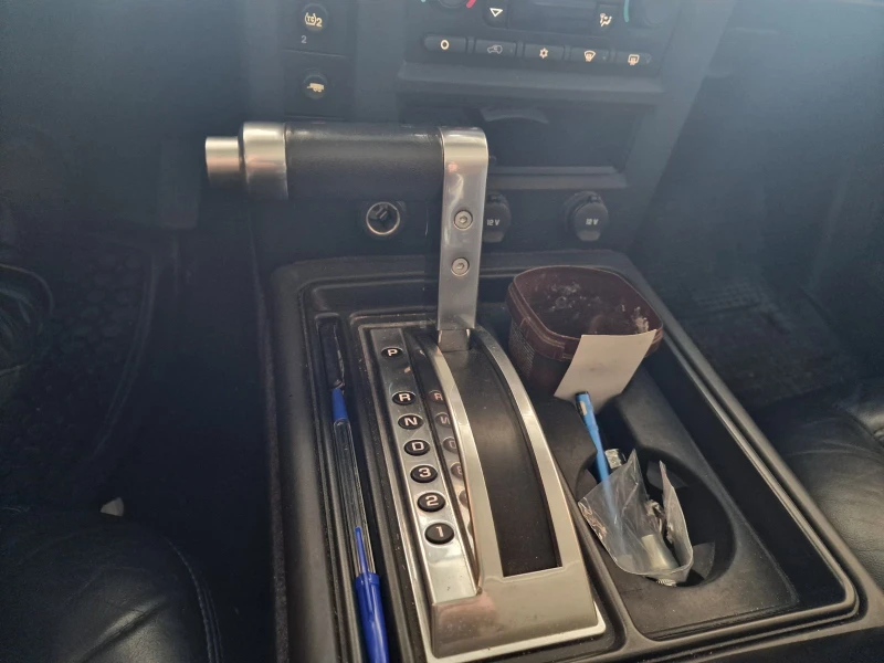Hummer H2  Бензин 322 k.c, снимка 9 - Автомобили и джипове - 52543786