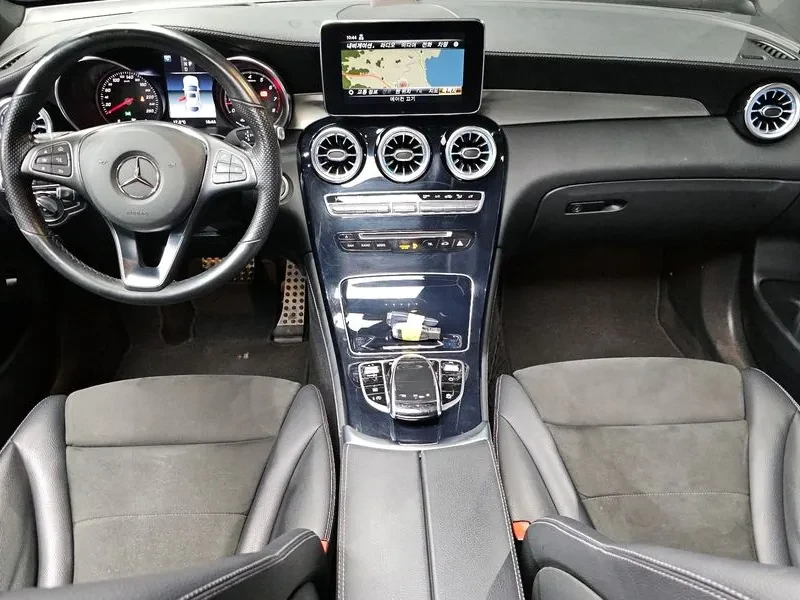 Mercedes-Benz GLC 300 4MATIC AMG LINE COUPE, снимка 7 - Автомобили и джипове - 55923526