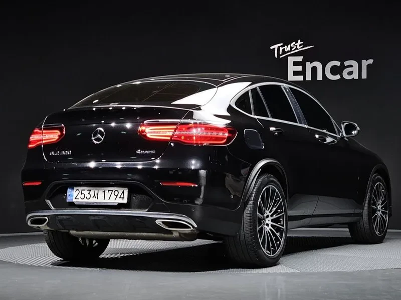 Mercedes-Benz GLC 300 4MATIC AMG LINE COUPE, снимка 2 - Автомобили и джипове - 55923526