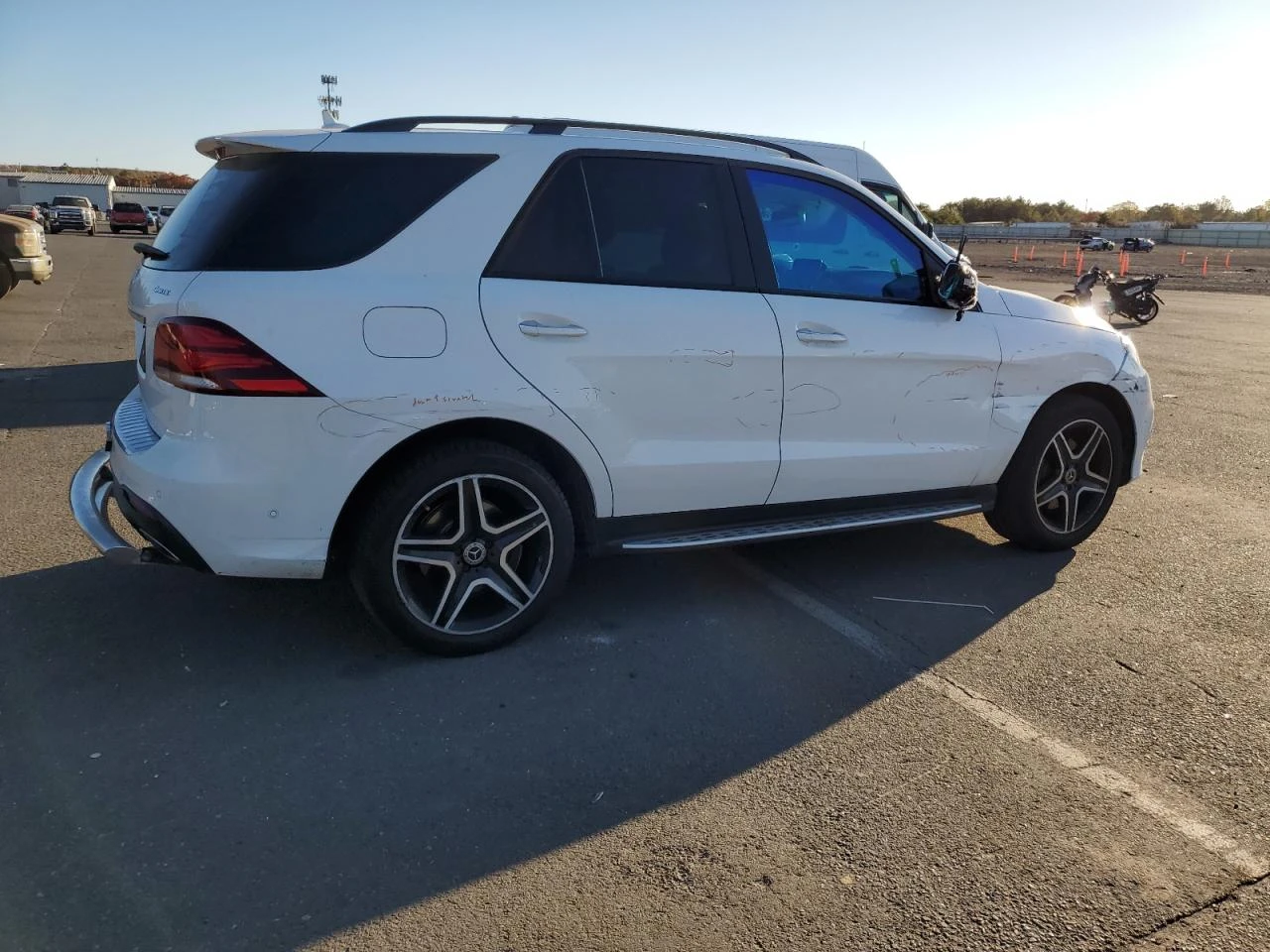 Mercedes-Benz GLE 400 4MATIC/AMG/АВТОФИНАНСИРАНЕ - изображение 3