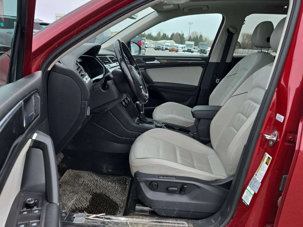 VW Tiguan Highline /CARFAX/ НАВИ/ПОДГРЕВ/КОЖА/4Х4/ПАНОРАМА - изображение 6