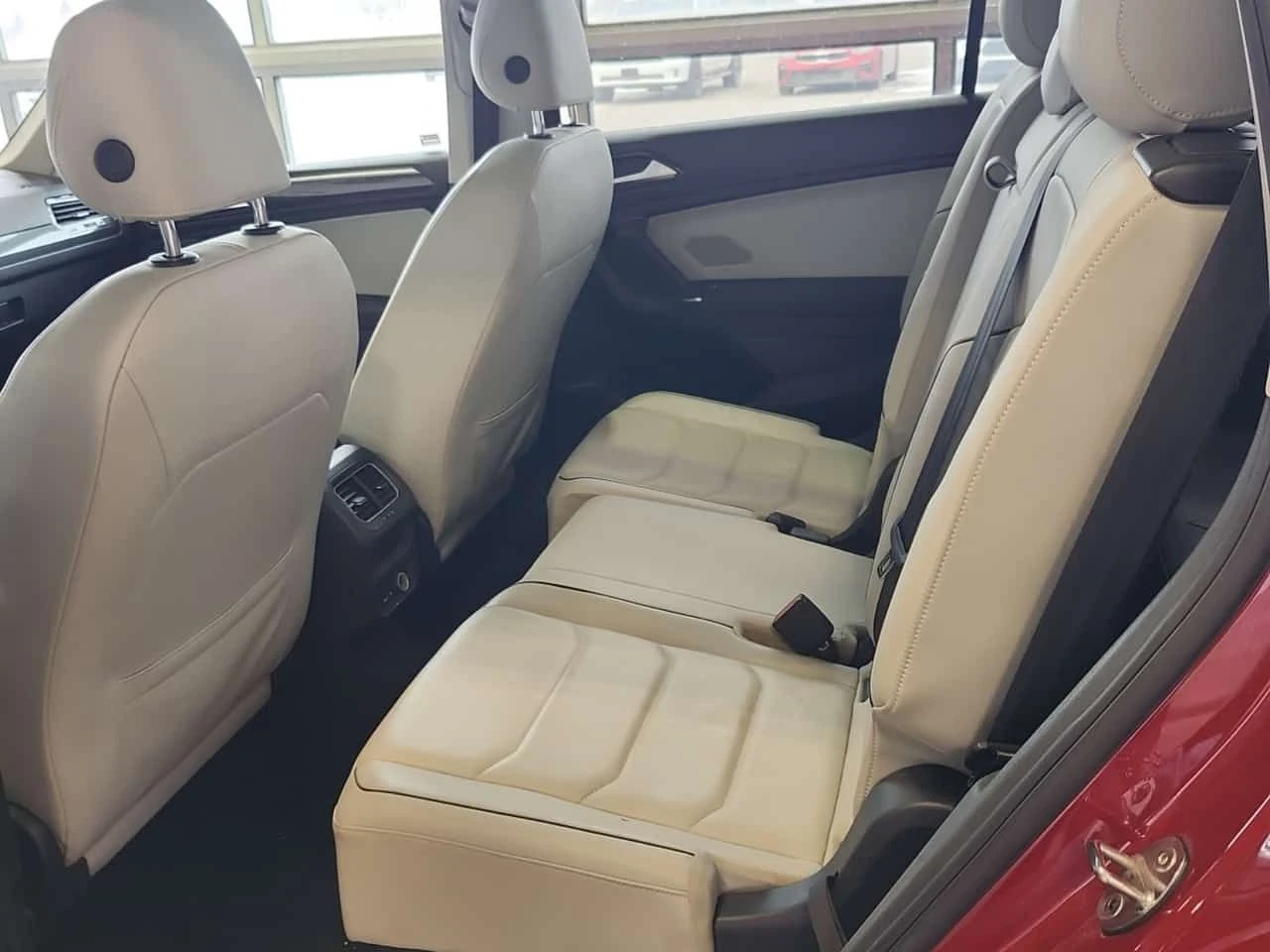 VW Tiguan Highline /CARFAX/ НАВИ/ПОДГРЕВ/КОЖА/4Х4/ПАНОРАМА - изображение 10