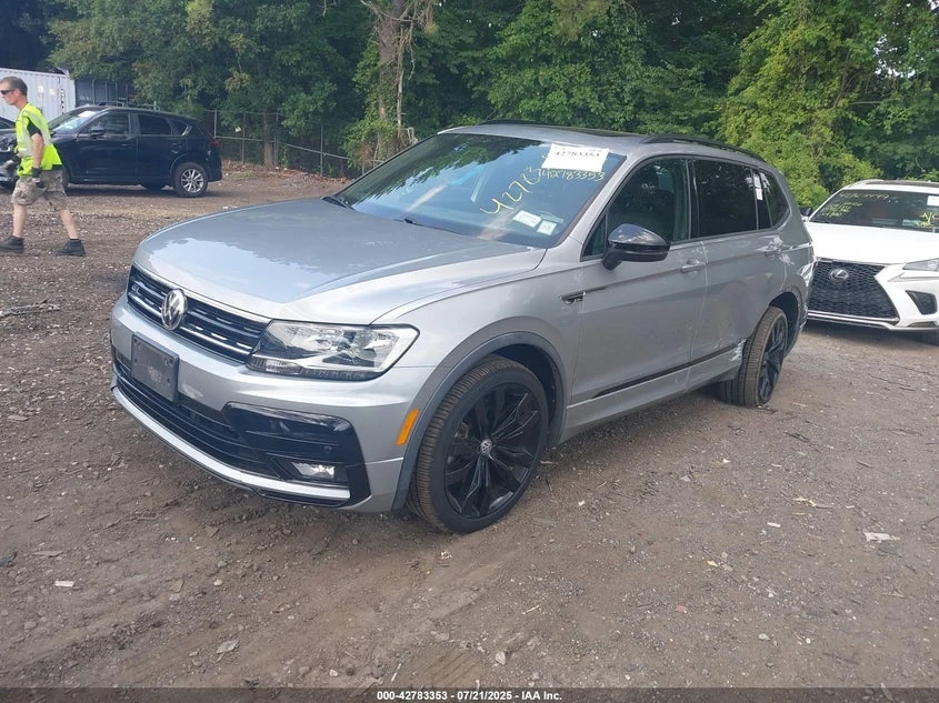 VW Tiguan * R-Line Black* , снимка 2 - Автомобили и джипове - 53958627