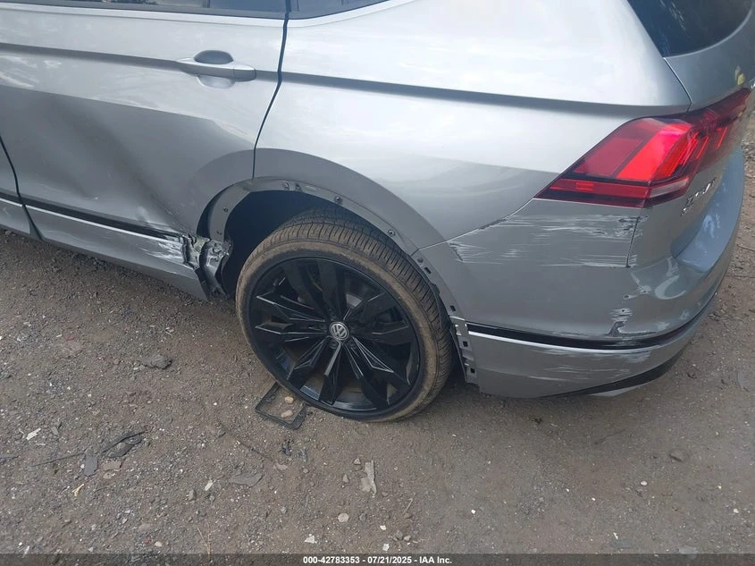 VW Tiguan * R-Line Black* , снимка 6 - Автомобили и джипове - 53958627