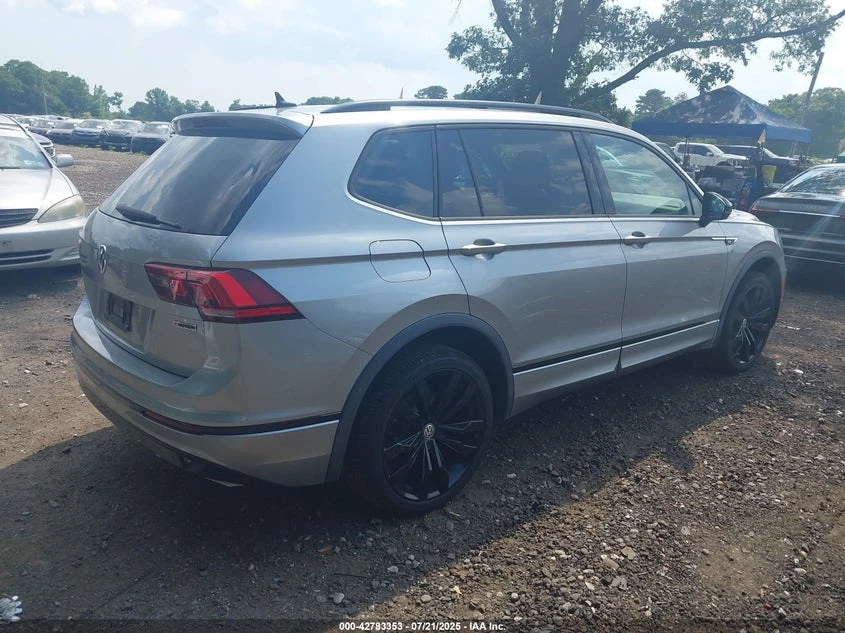 VW Tiguan * R-Line Black* , снимка 4 - Автомобили и джипове - 53958627
