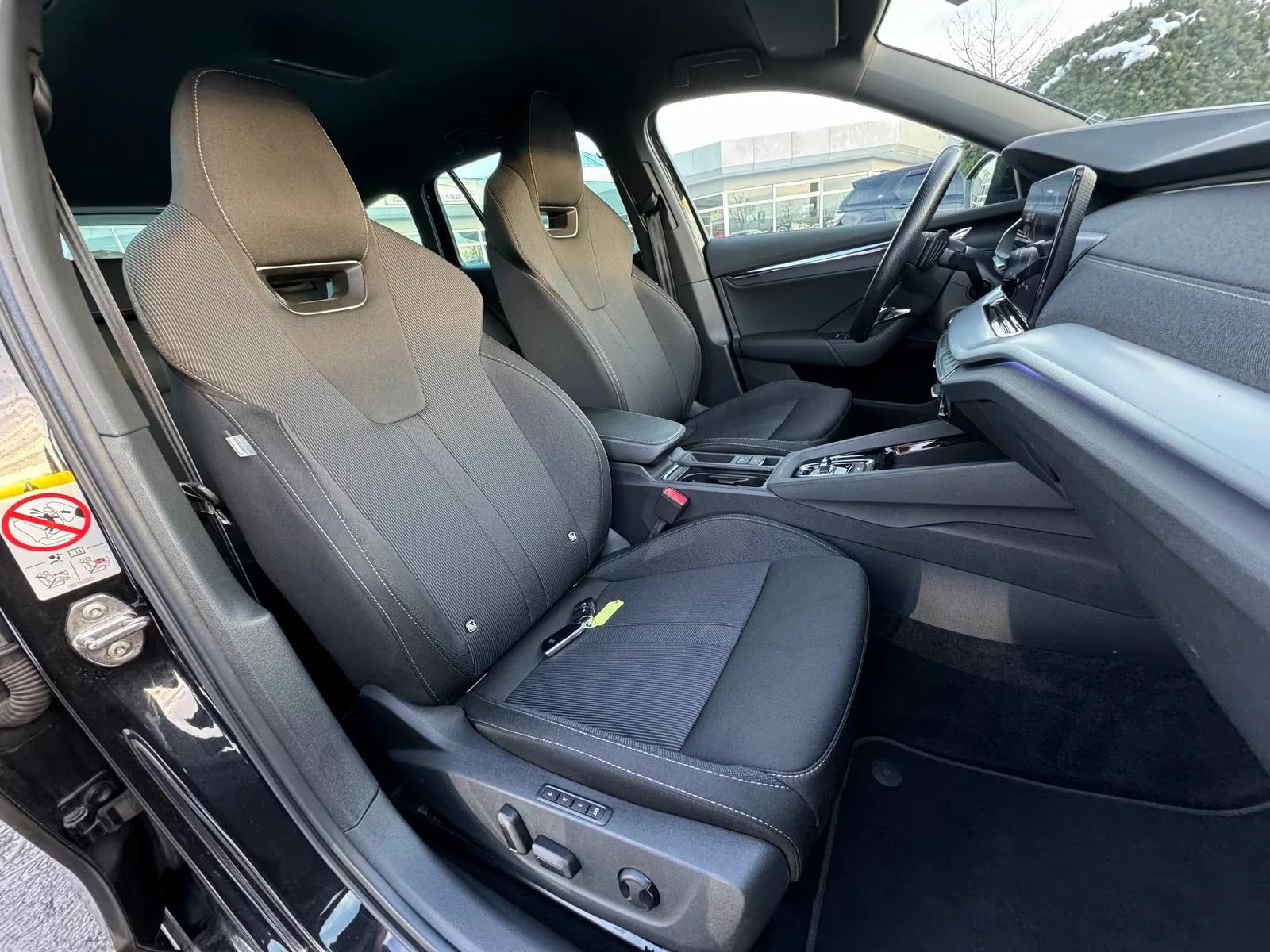 Skoda Octavia 2.0TDI/150HP/SPORT/CAM/HUD/MEMO/ACC/LED/NAVI/126q, снимка 11 - Автомобили и джипове - 54110028