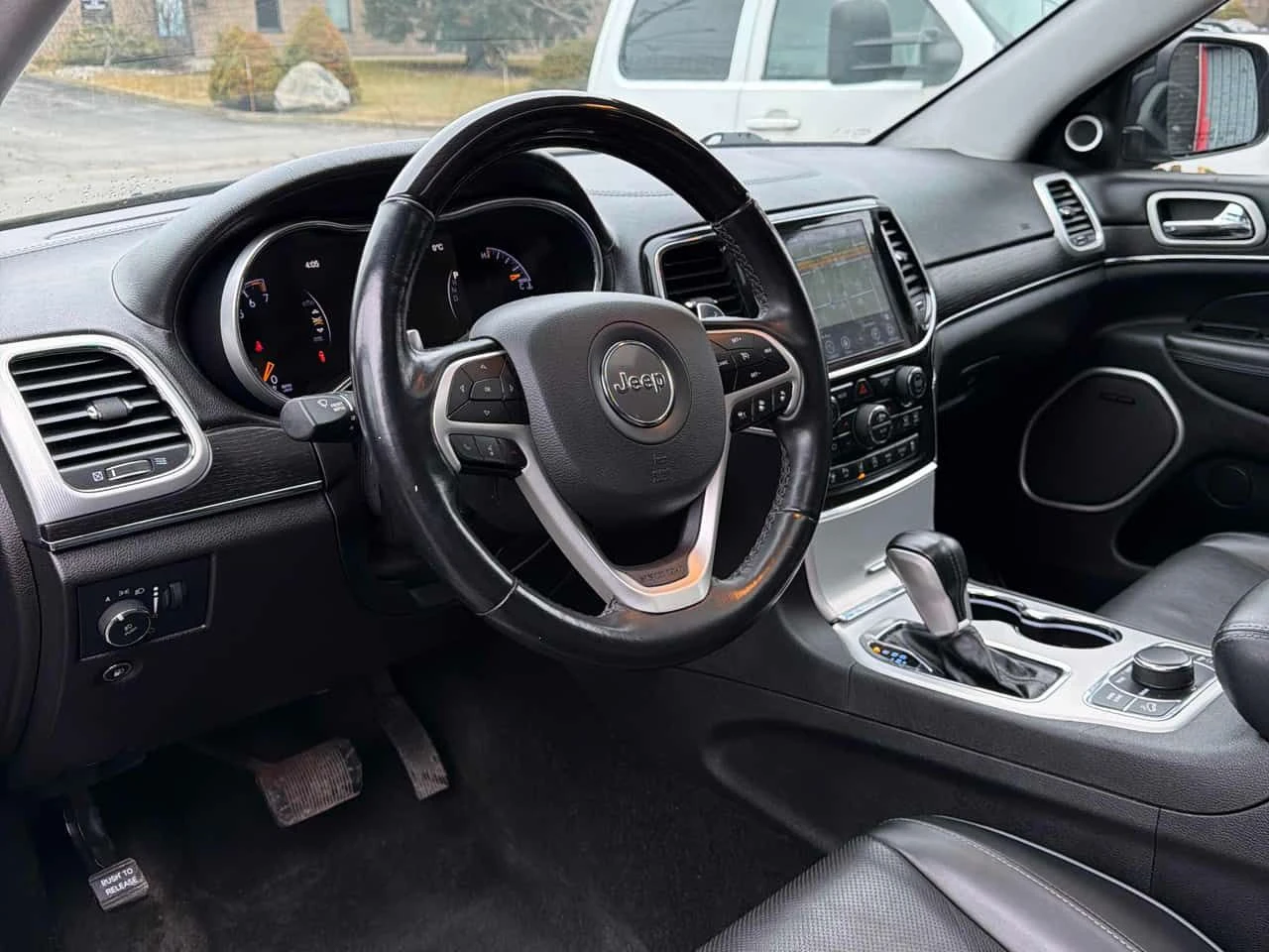 Jeep Grand cherokee * Summit * ДИСТРОНИК * ПАНОРАМА * ПОДГРЕВ, снимка 8 - Автомобили и джипове - 54258295