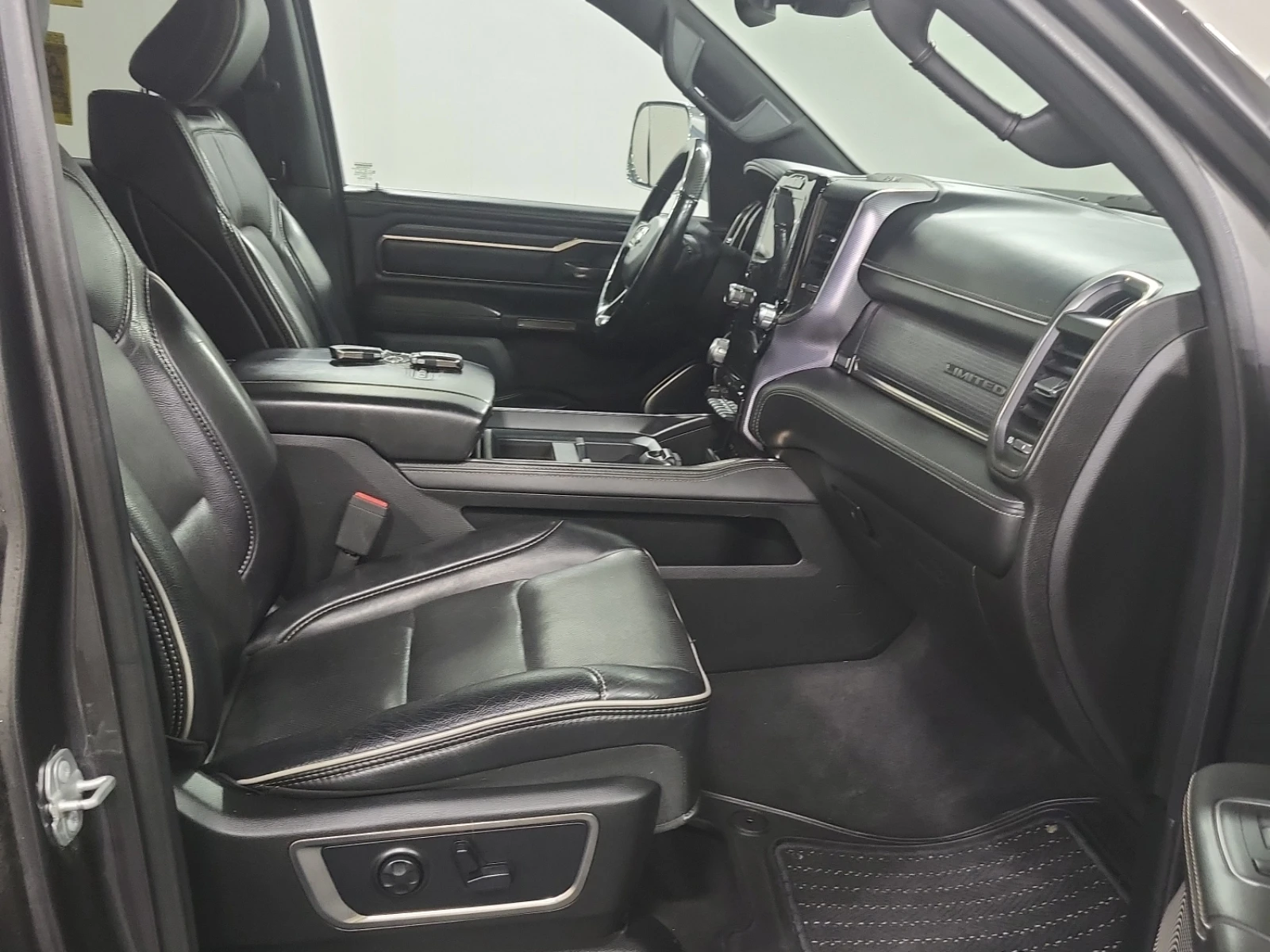 Dodge RAM 1500 Limited/AWD/5.7/H&K/Pano/Обдухване, снимка 9 - Автомобили и джипове - 55056955