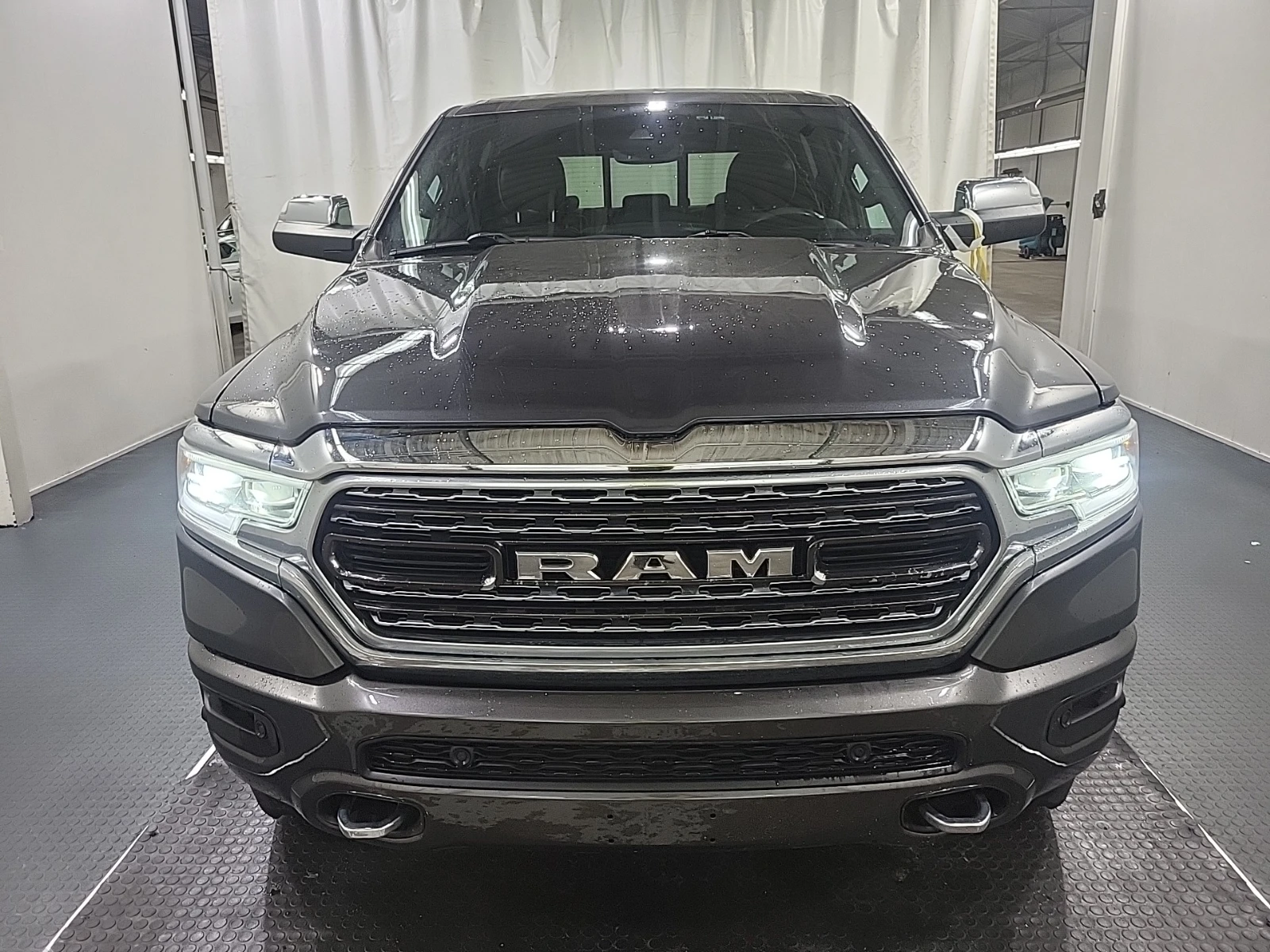 Dodge RAM 1500 Limited/AWD/5.7/H&K/Pano/Обдухване, снимка 3 - Автомобили и джипове - 55056955