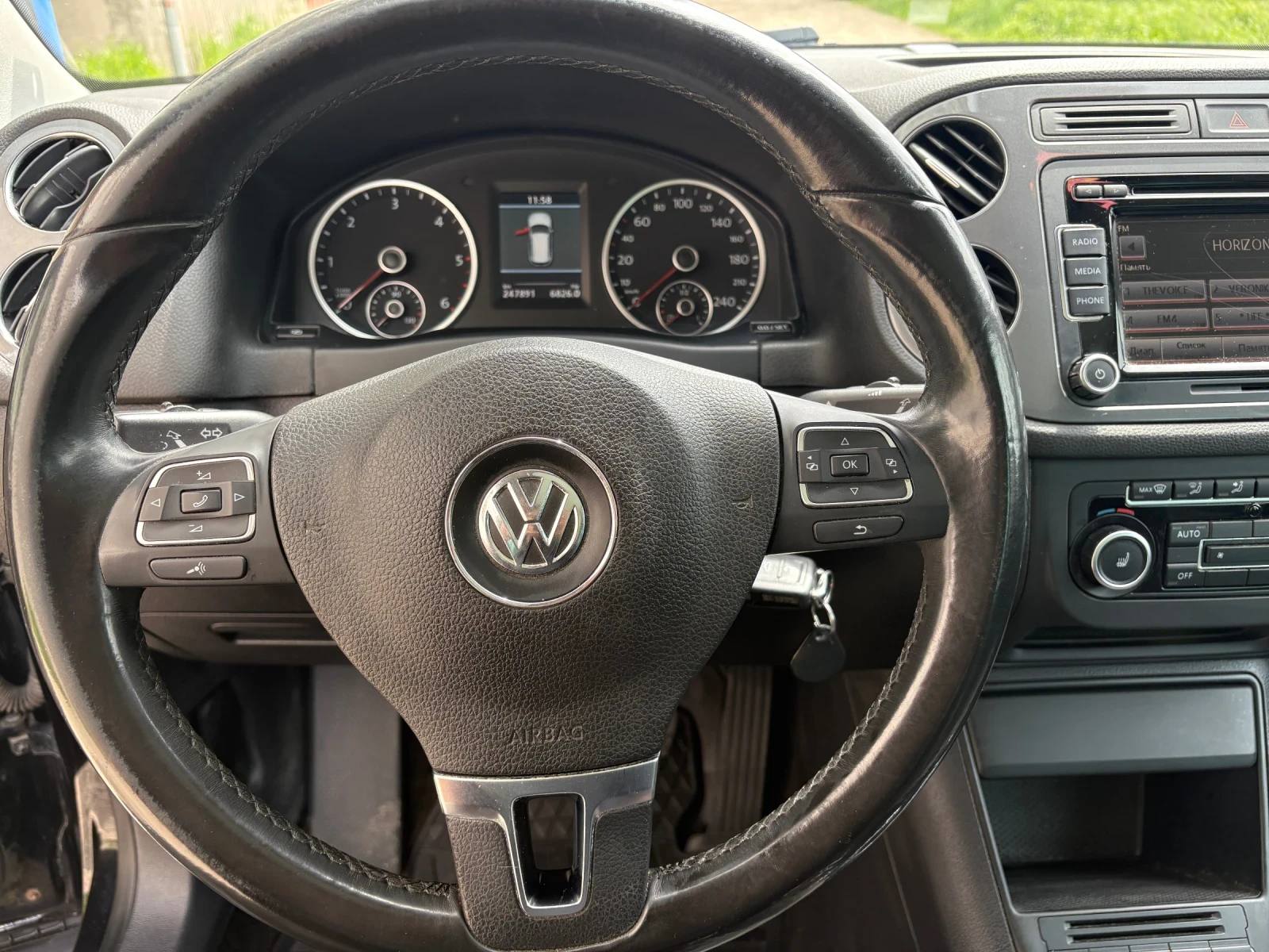 VW Tiguan, снимка 9 - Автомобили и джипове - 55131286