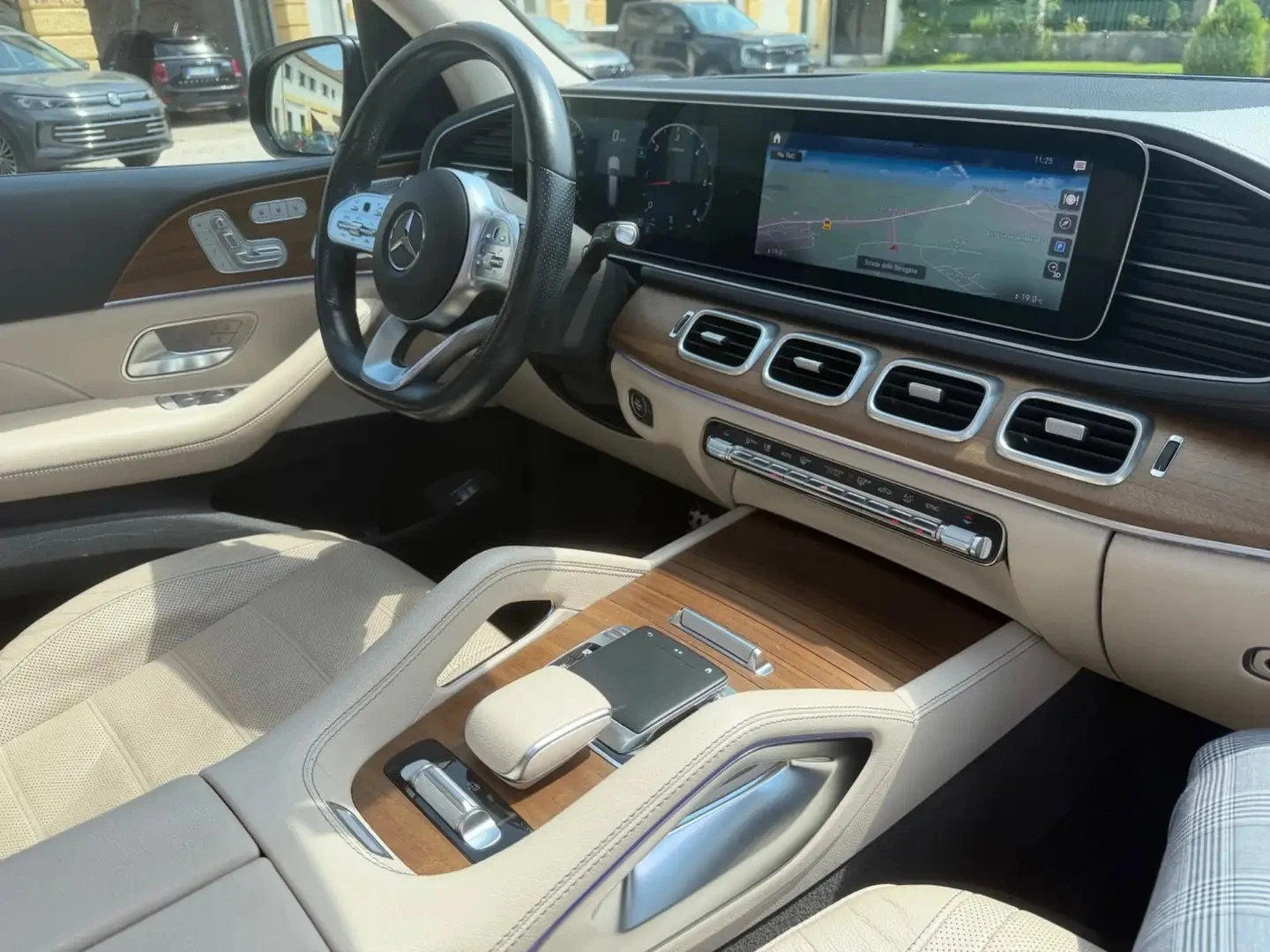 Mercedes-Benz GLS 400 d 4MATIC AMG-LINE, снимка 6 - Автомобили и джипове - 55301731
