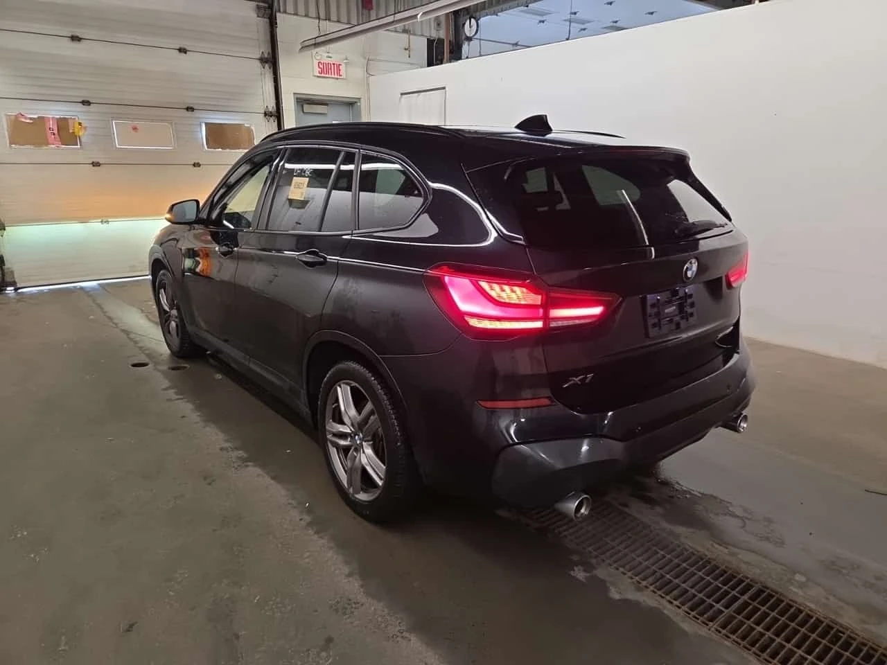 BMW X1 XDRIVE28I| ПЪЛЕН М-ПАКЕТ| AMBIENT| 2 КЛЮЧА| , снимка 4 - Автомобили и джипове - 56196112