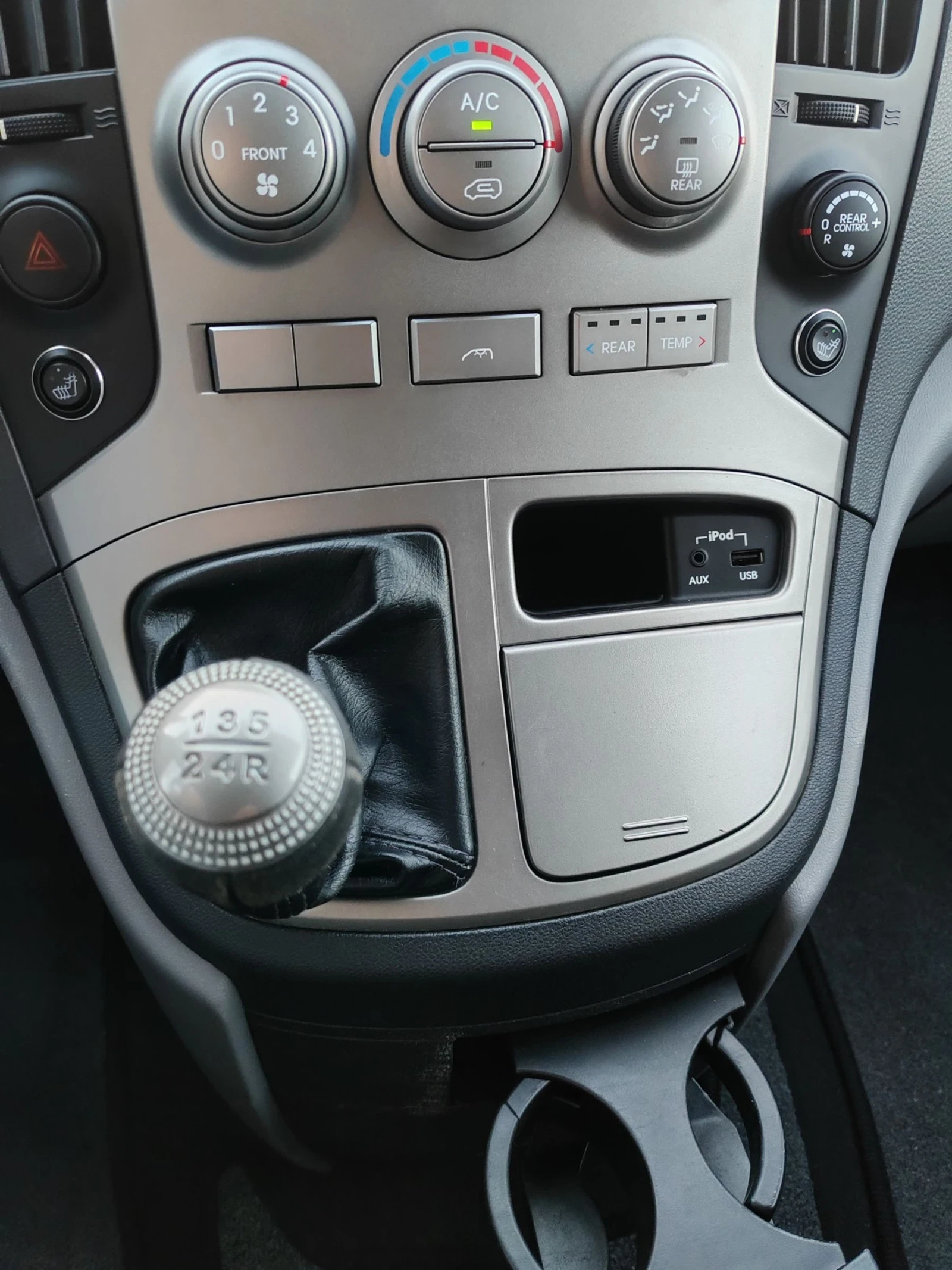 Hyundai H1 2.5, 170к.с. 8 местен , снимка 11 - Бусове и автобуси - 54118147