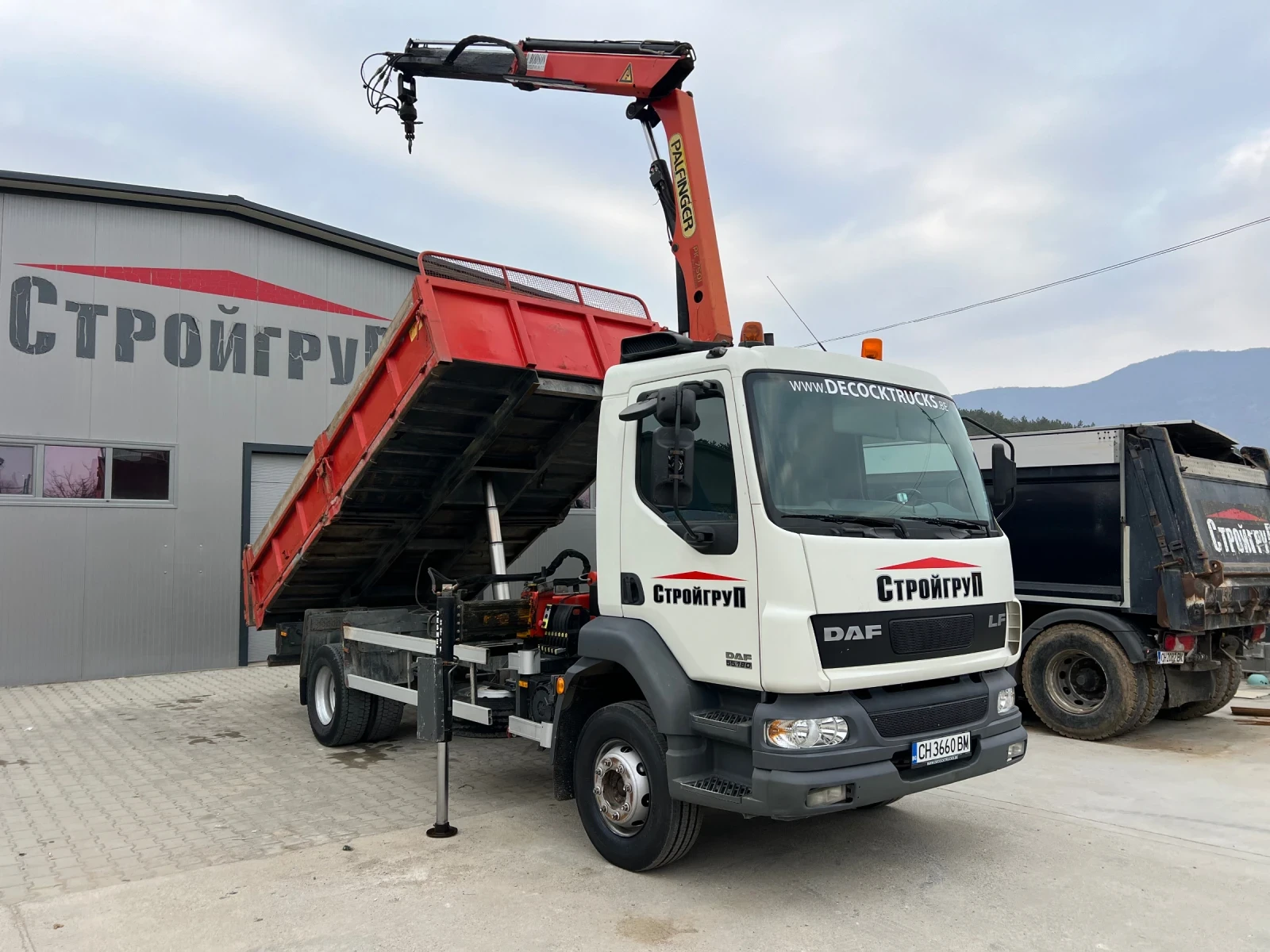 Daf Lf 55/САМОСВАЛ С КРАН/5.4м/НОВИ ГУМИ - изображение 3