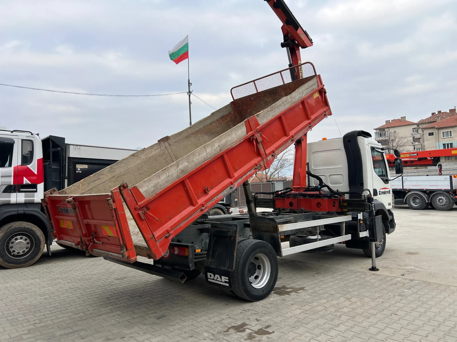 Daf Lf 55/САМОСВАЛ С КРАН/5.4м/НОВИ ГУМИ - изображение 4