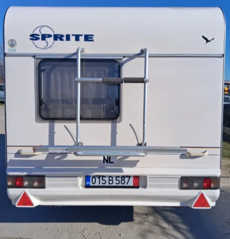 Каравана Sprite Super 390, снимка 5 - Каравани и кемпери - 53821003
