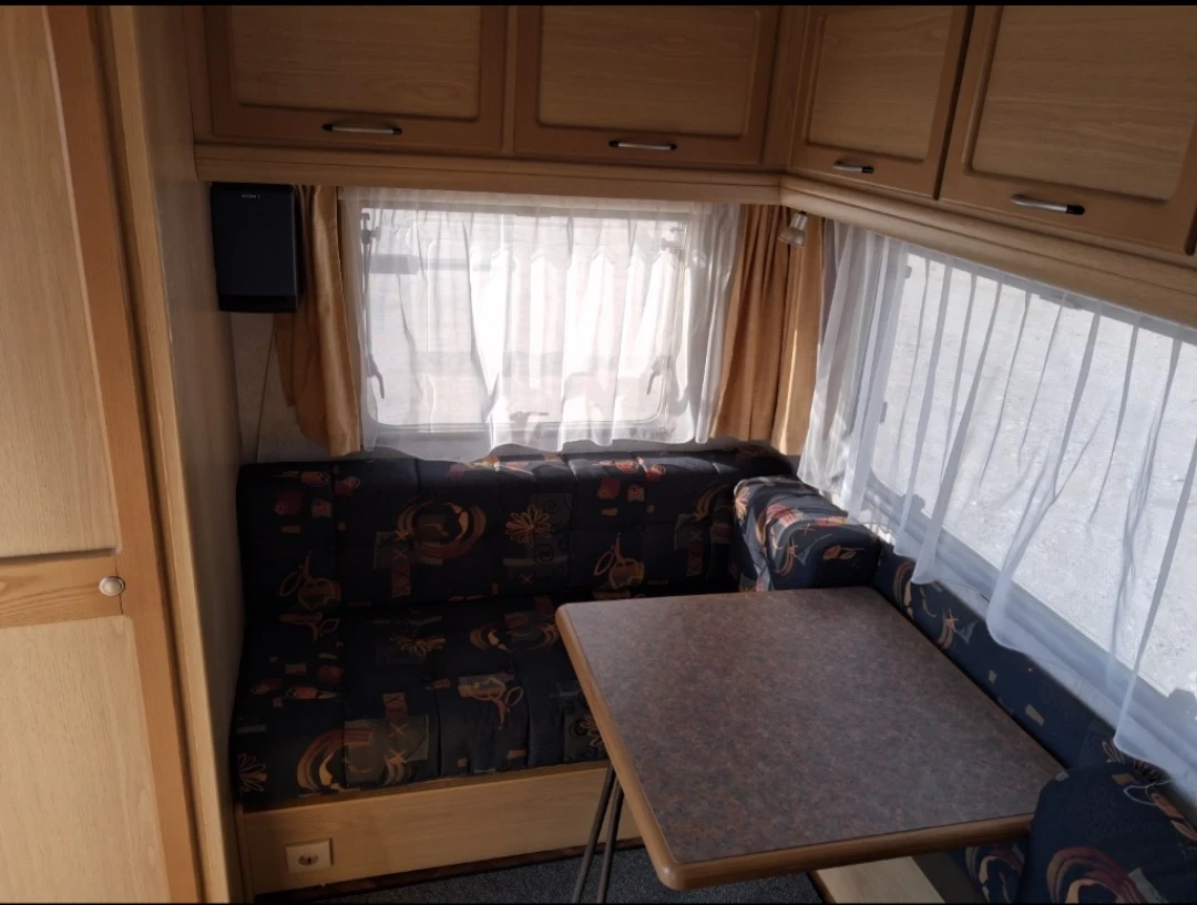 Каравана Sprite Super 390, снимка 8 - Каравани и кемпери - 53821003