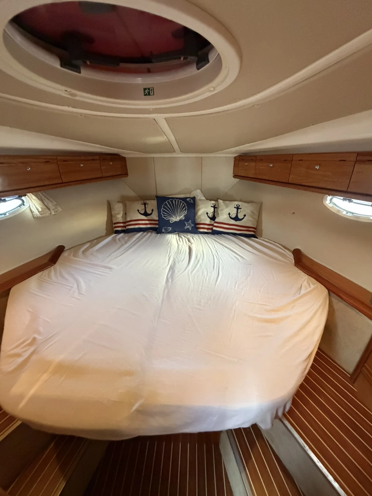 Моторна яхта Bavaria 33 sport, снимка 10 - Воден транспорт - 55943095