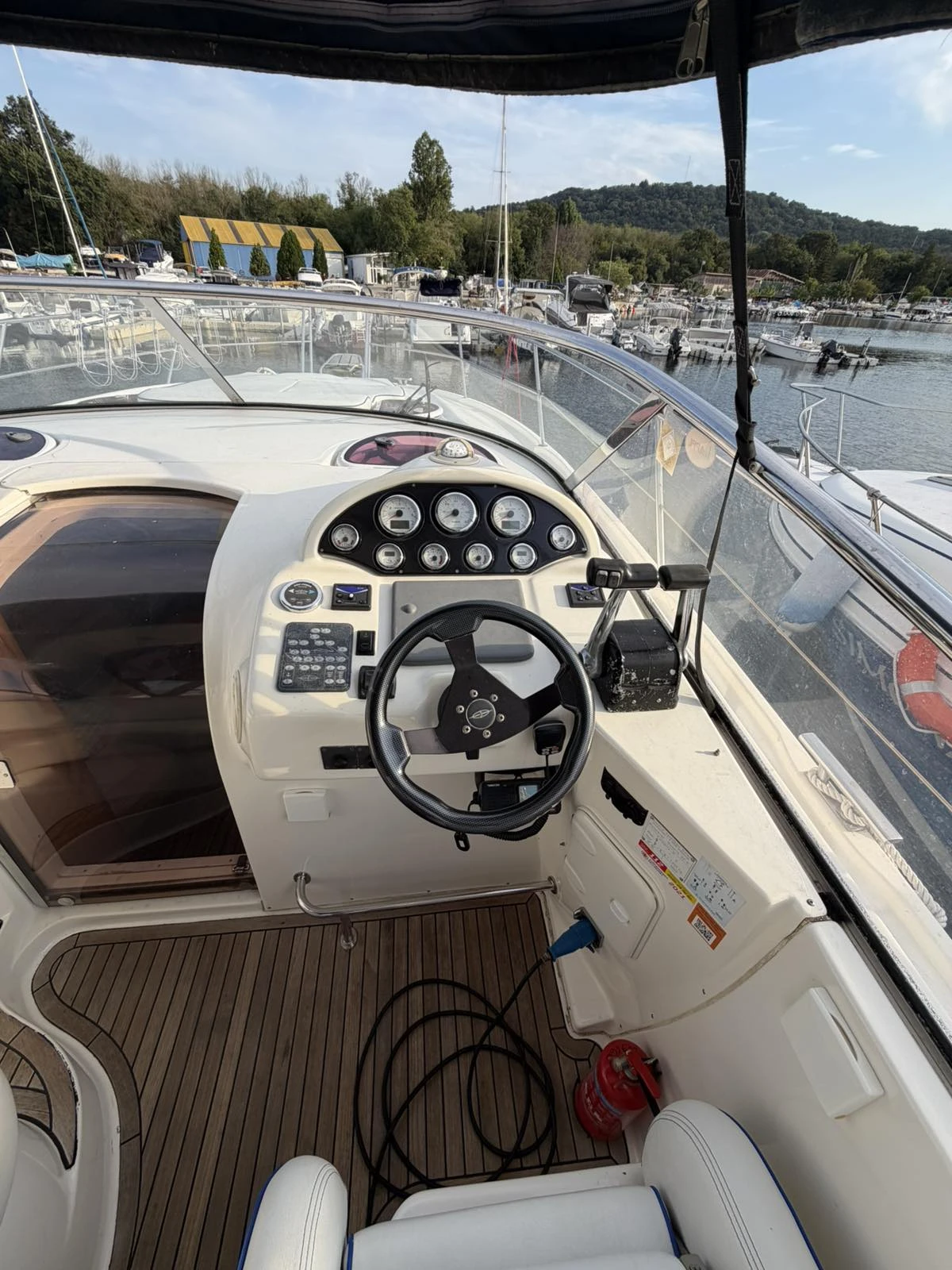Моторна яхта Bavaria 33 sport, снимка 8 - Воден транспорт - 55943095