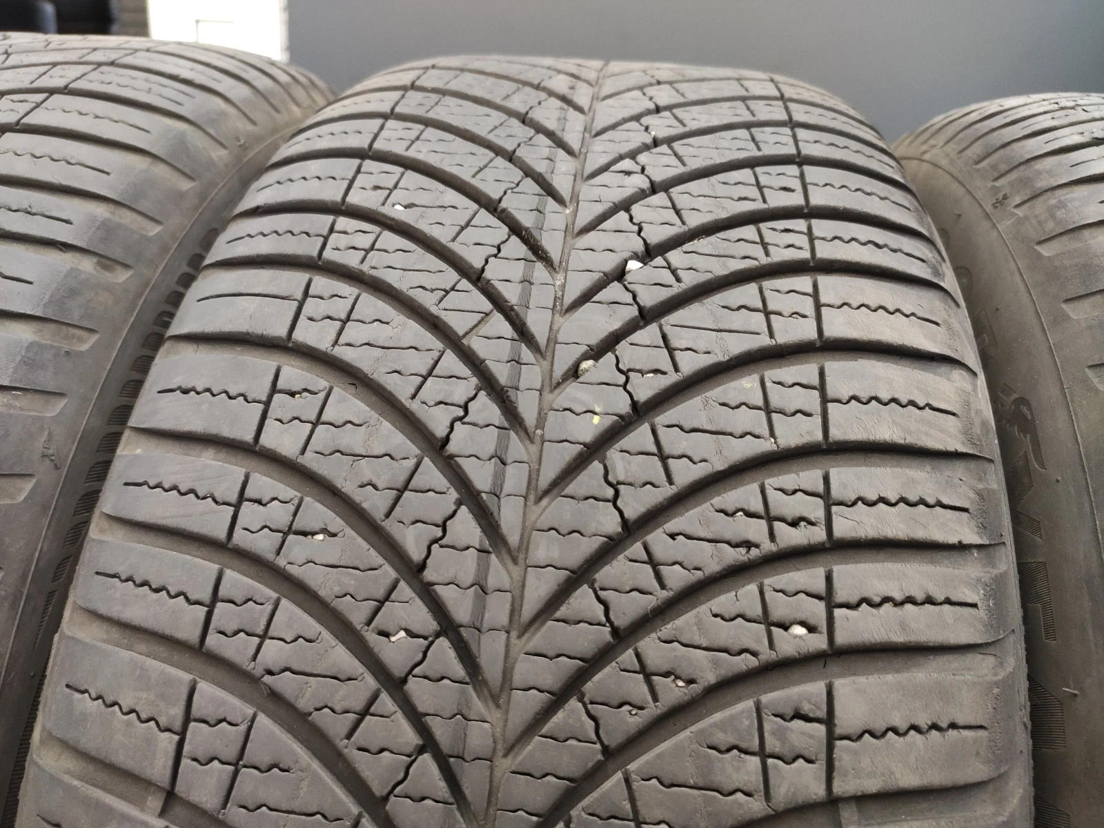  235/55R17 | Mobile.bg   3