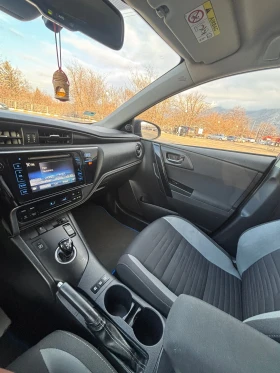 Toyota Auris с нова батерия - 12500 € / 24447.88 лв. - 68710219 3