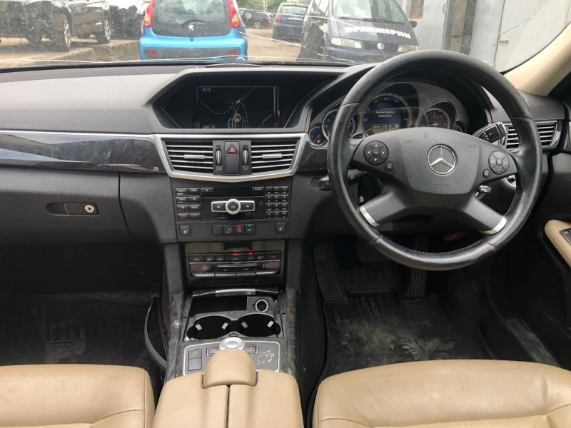 Mercedes-Benz E 250 2.2CDI 204кс, снимка 10 - Автомобили и джипове - 41618177